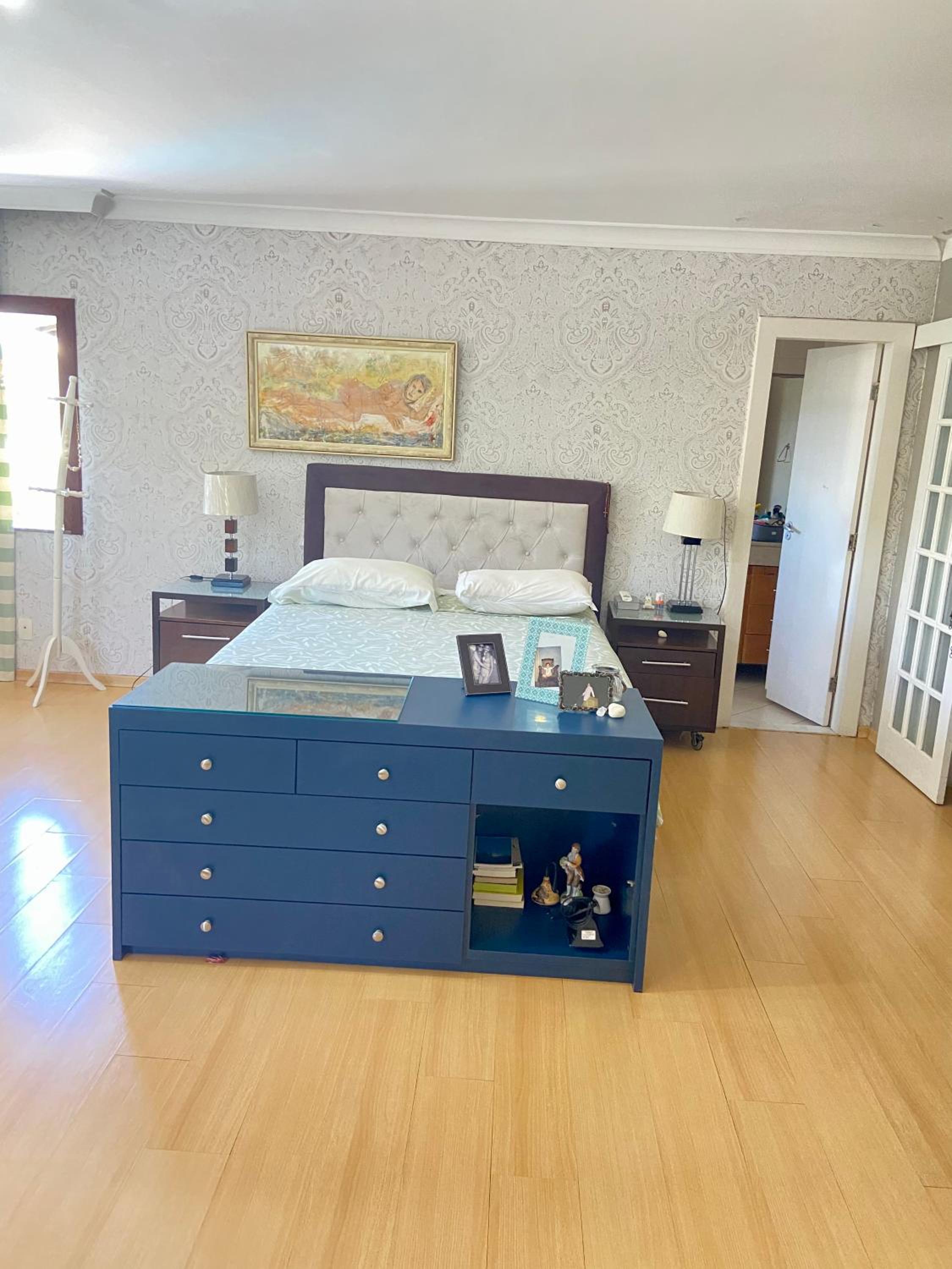Queen Room photo 1