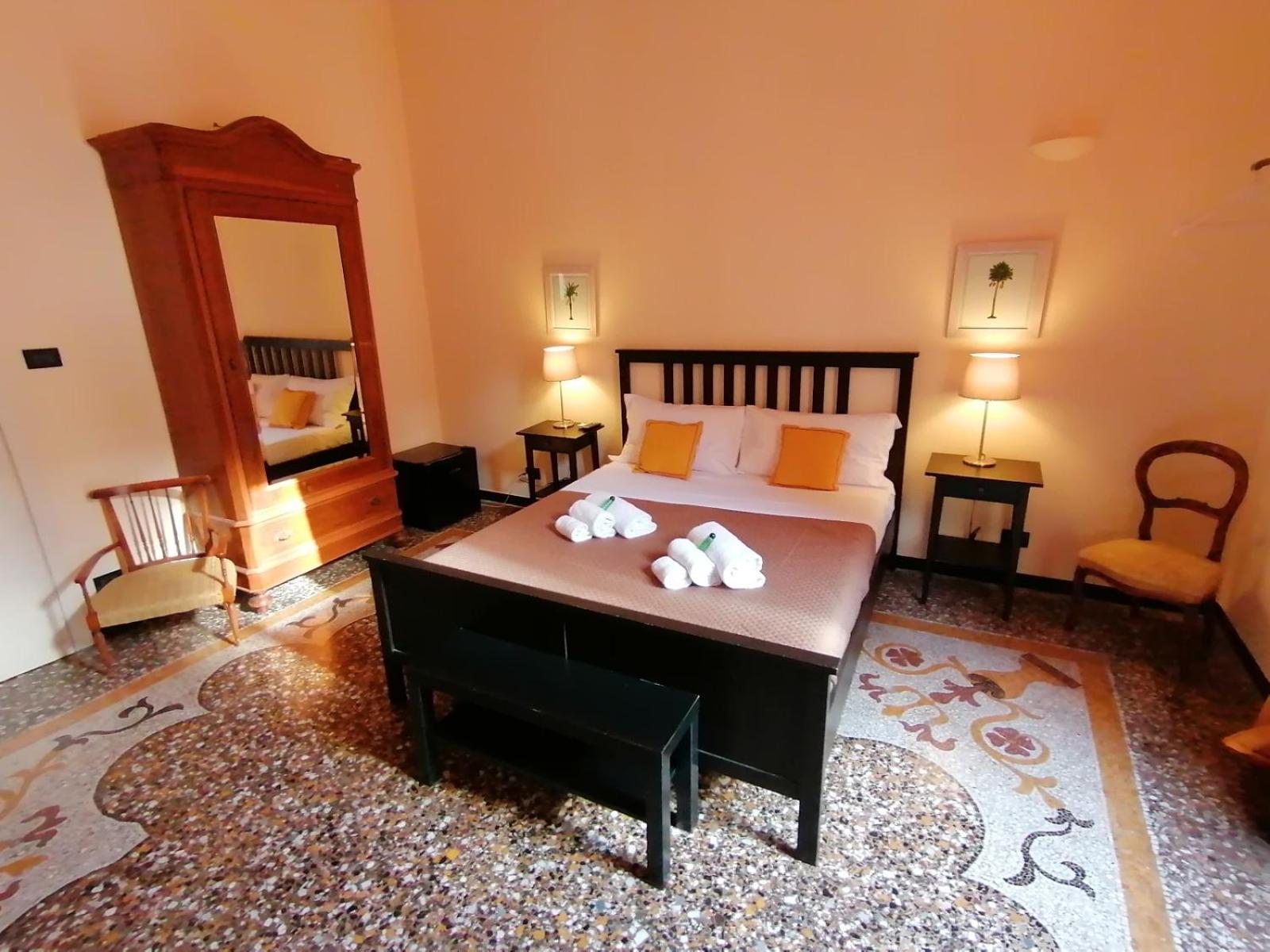 Double Room with Private Bathroom photo 3