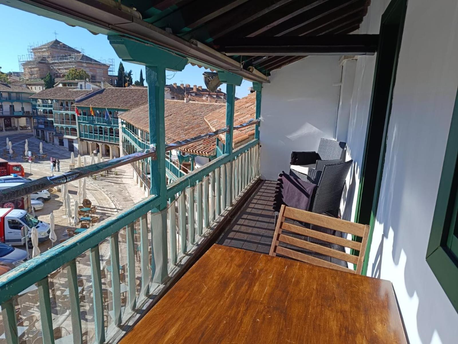 Apartment with Balcony - Photo 7