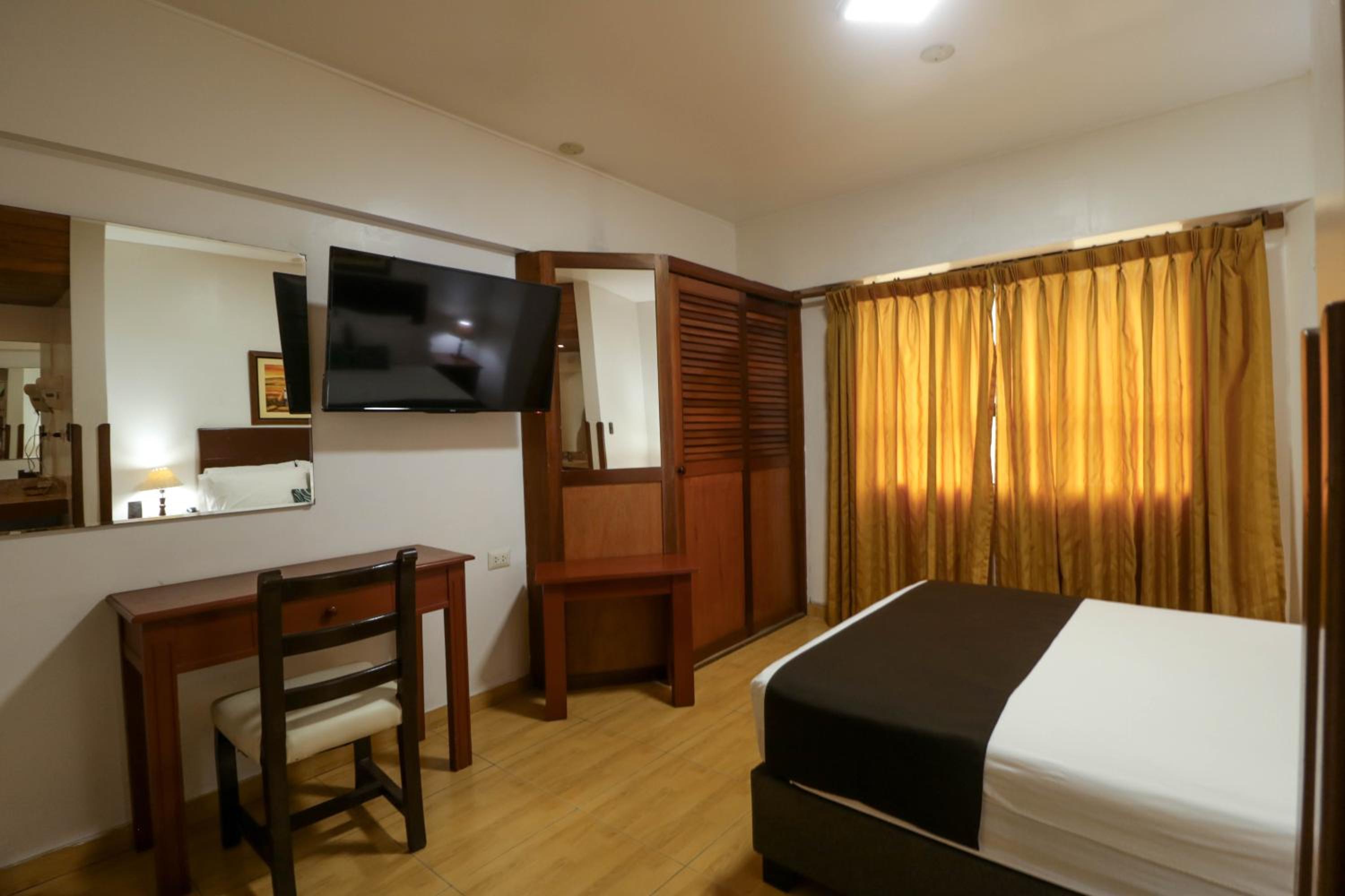 Standard Double Room - Photo 7