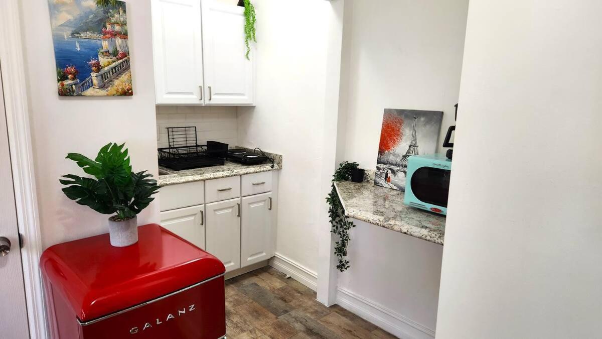 Three-Bedroom House photo 3
