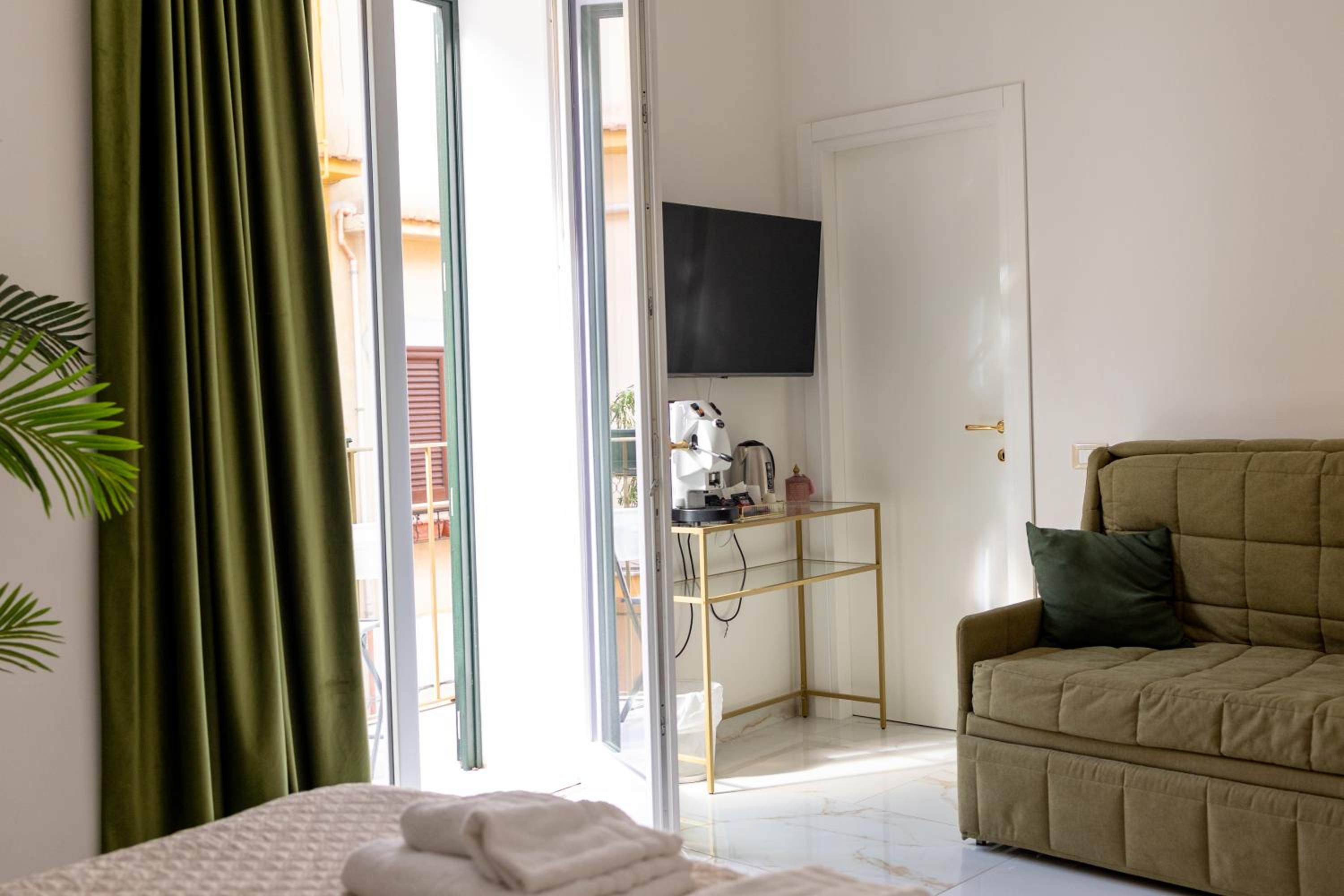 Suite with Terrace photo 2