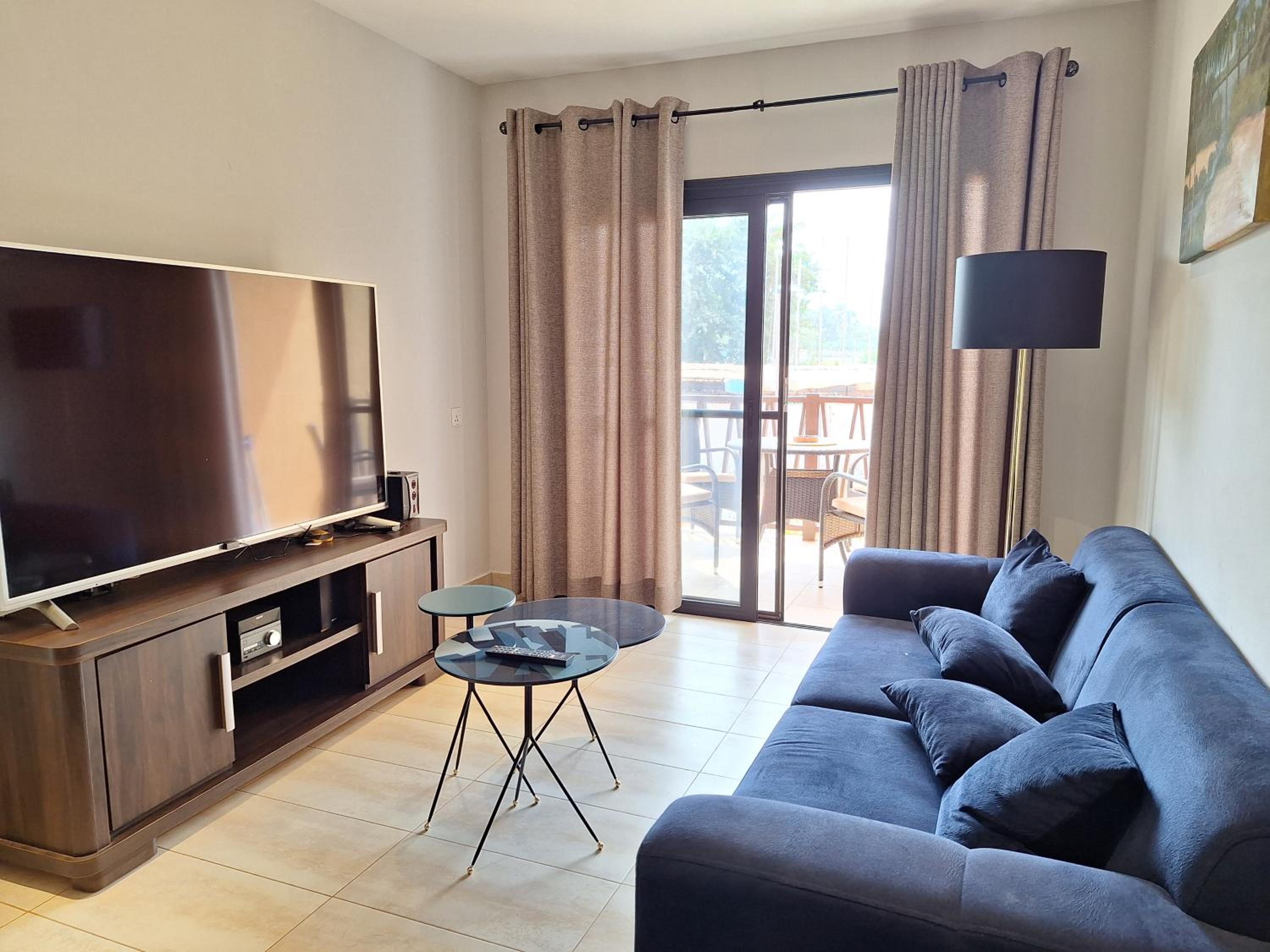 One-Bedroom Apartment with Park View photo 2
