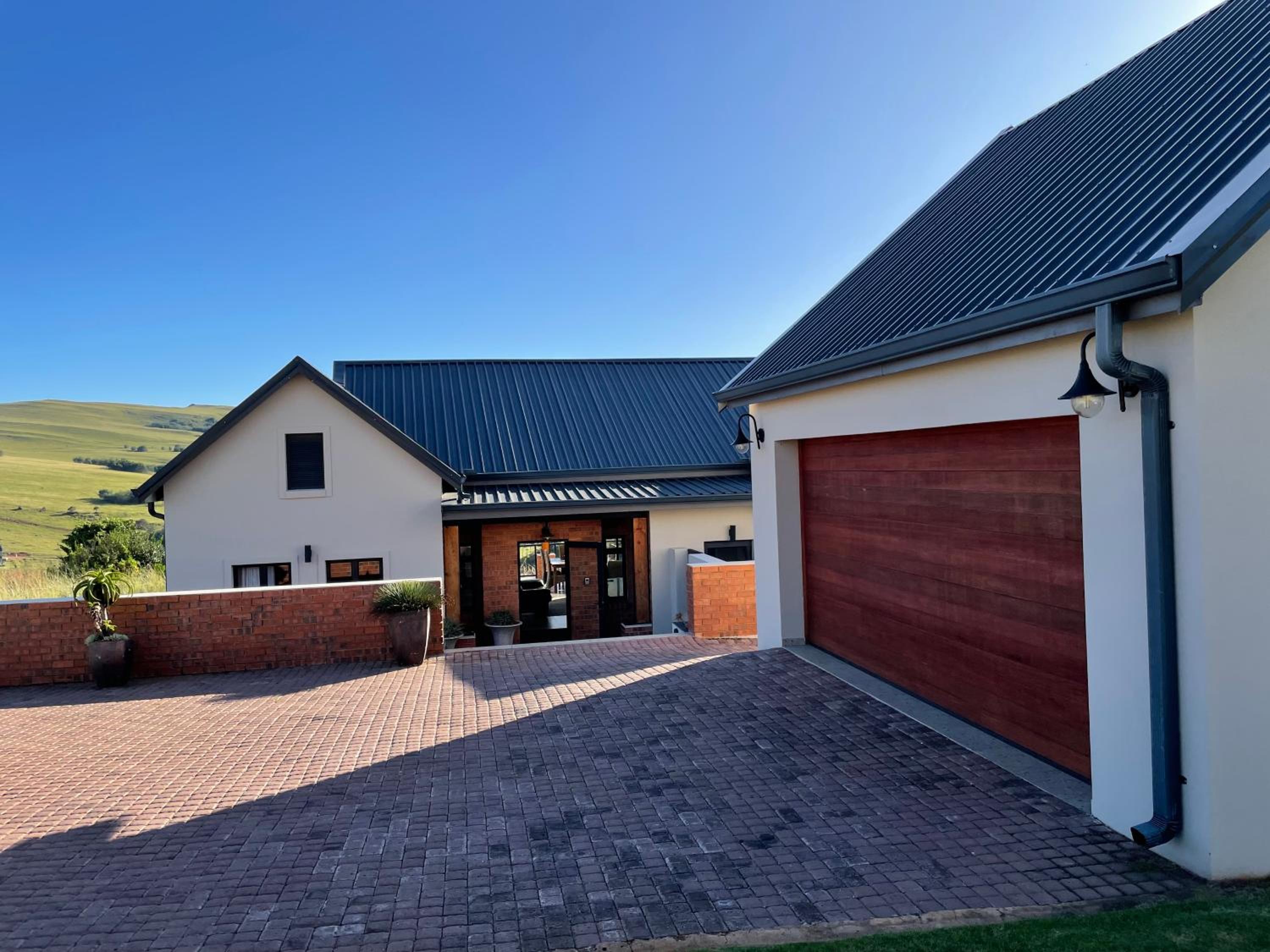 Four-Bedroom House photo 2