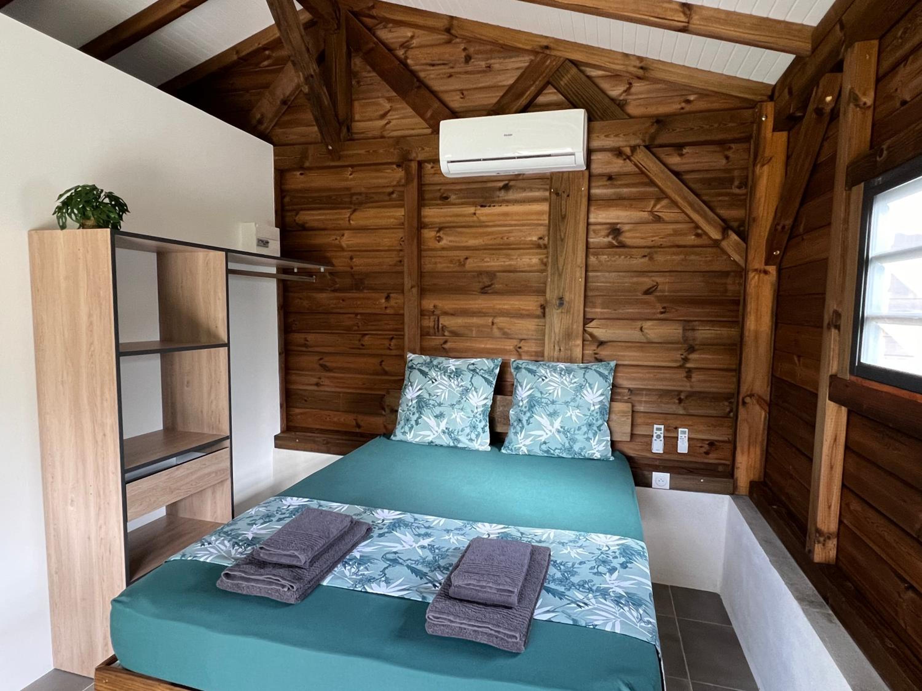 One-Bedroom House photo 1