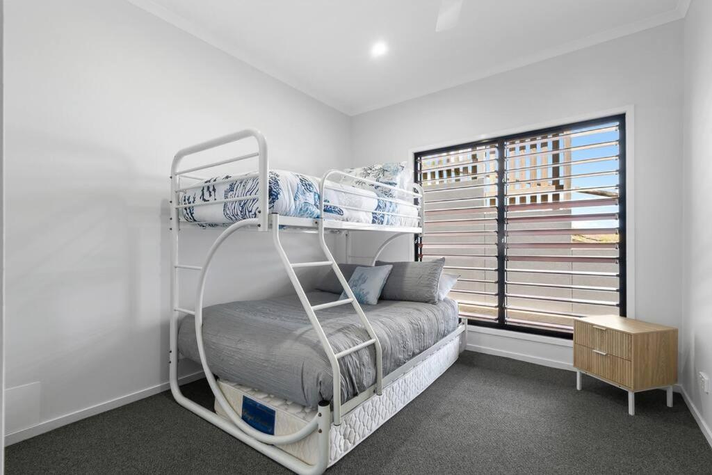 Four-Bedroom House photo 1