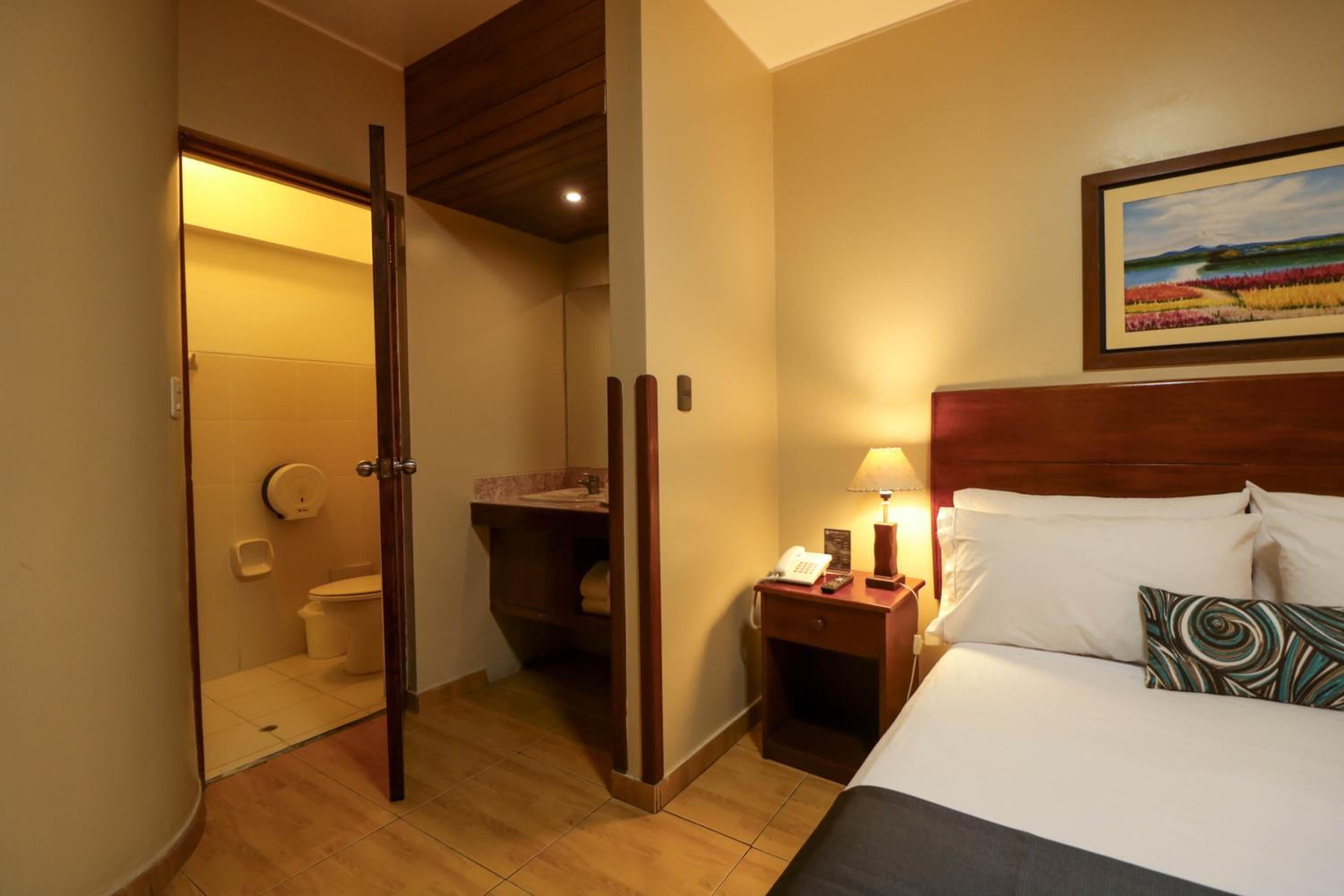 Standard Double Room - Photo 1
