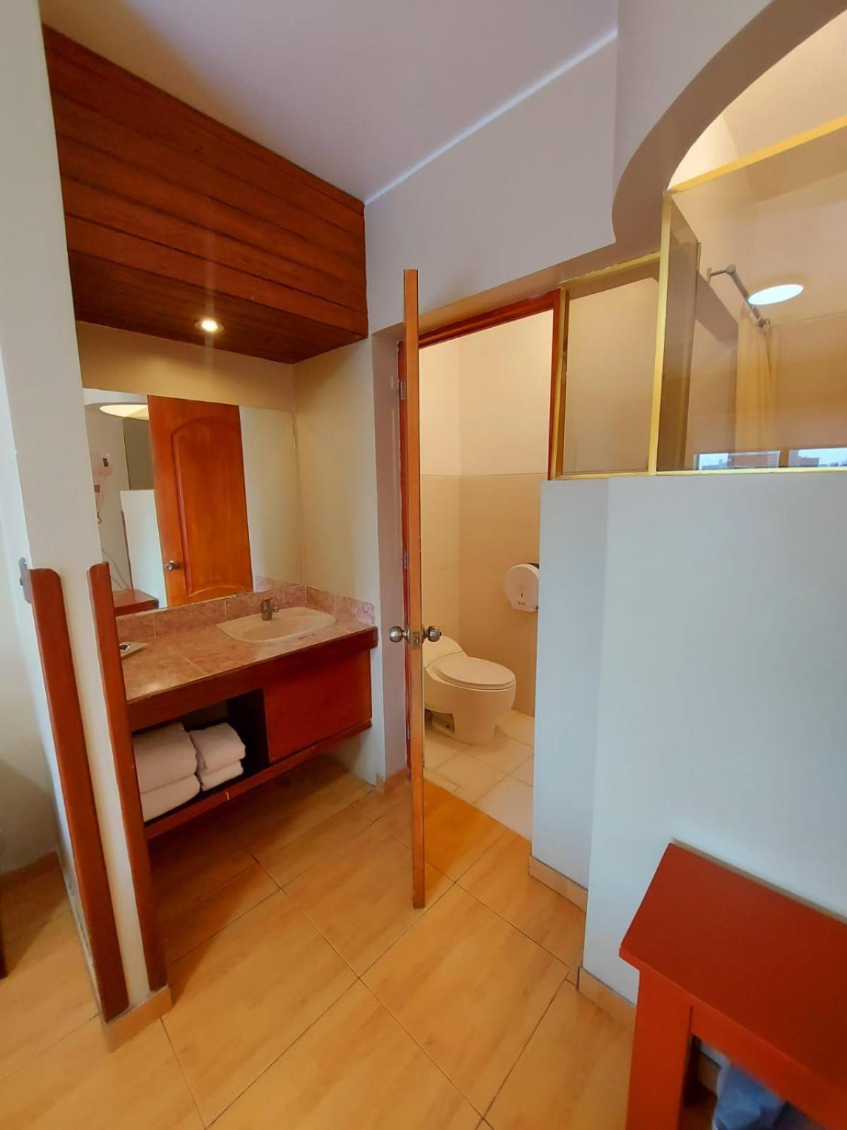 Standard Double Room - Photo 9