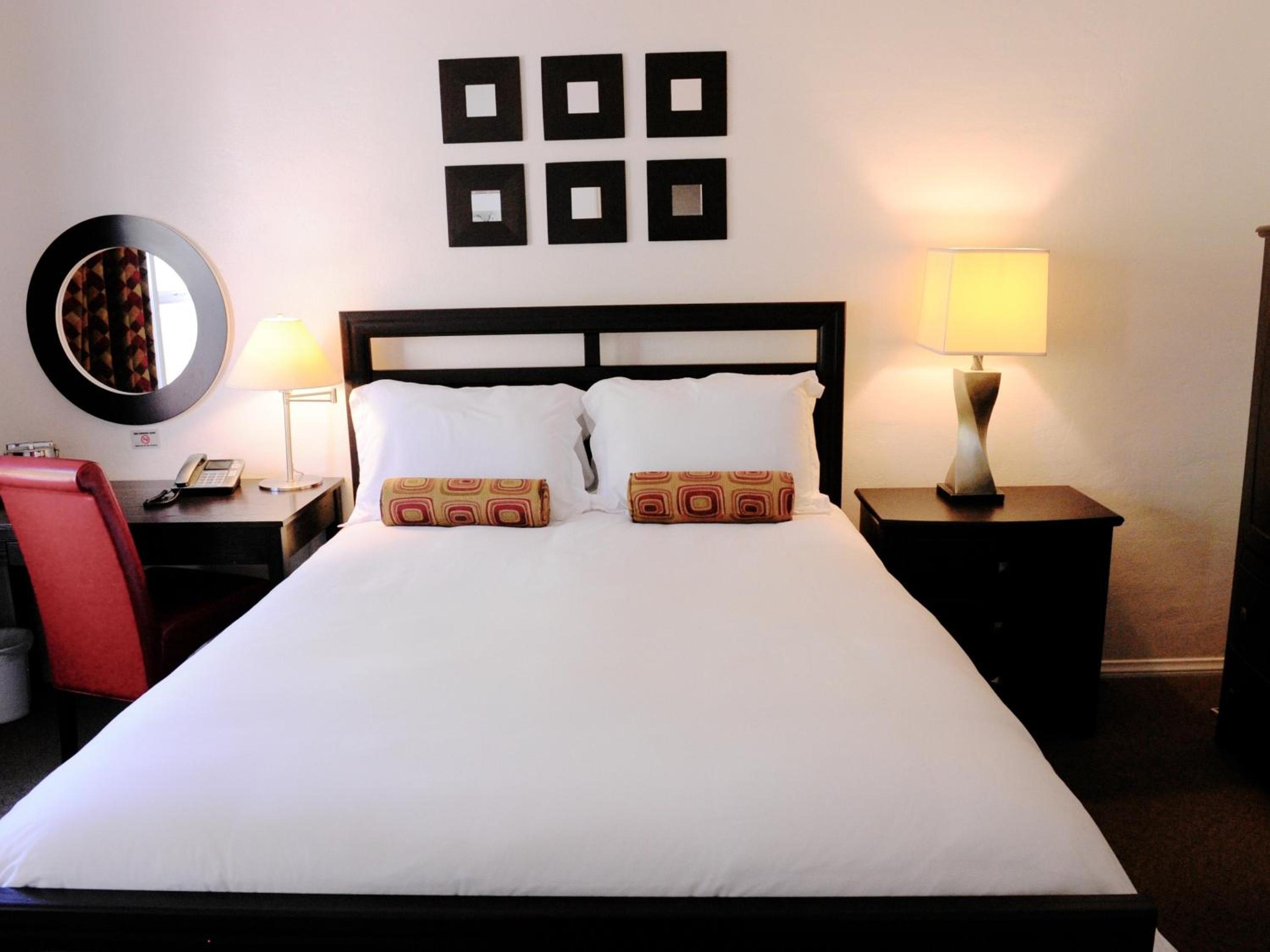 Queen Room photo 1