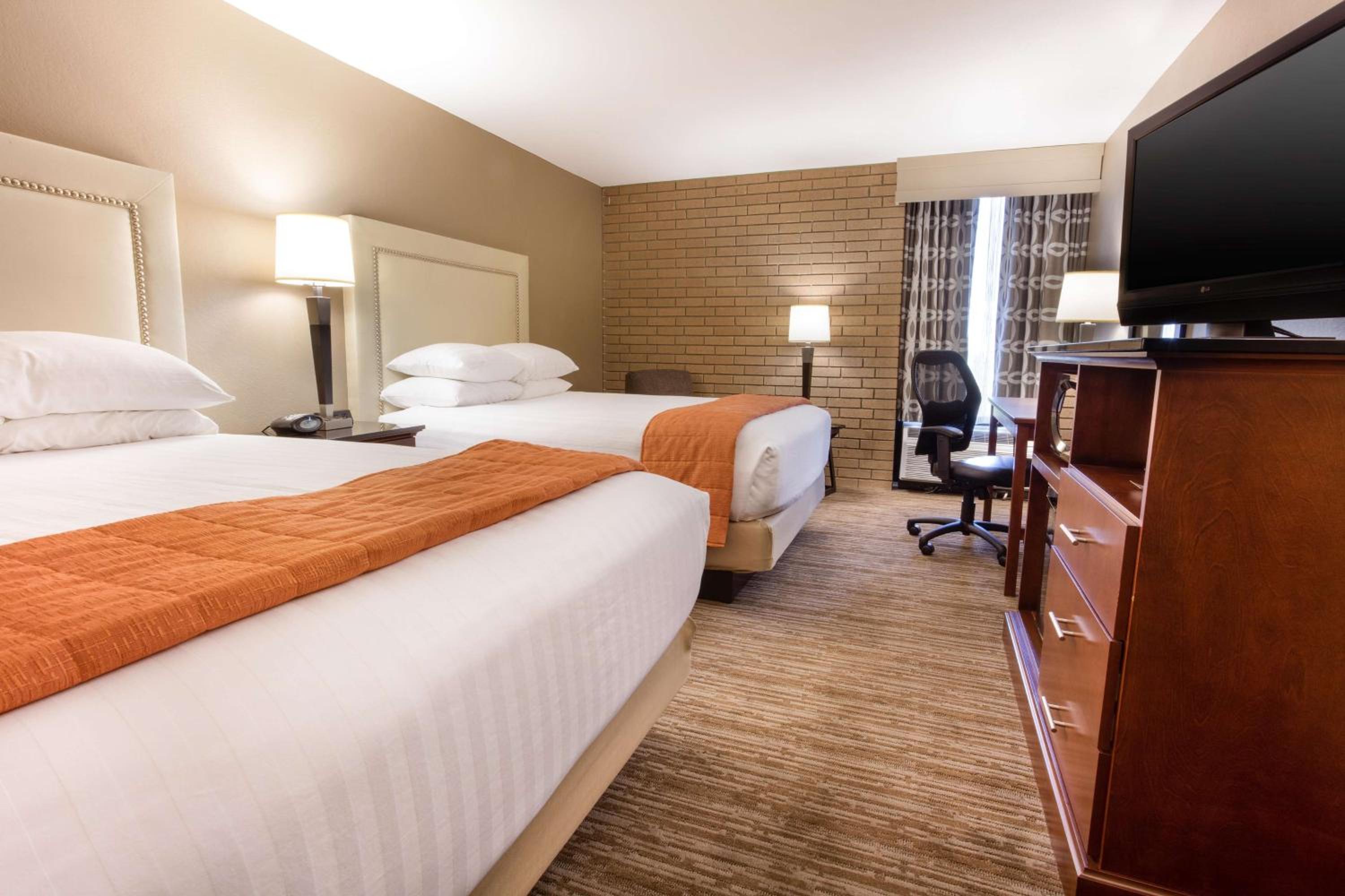 Deluxe Queen Room with Two Queen Beds