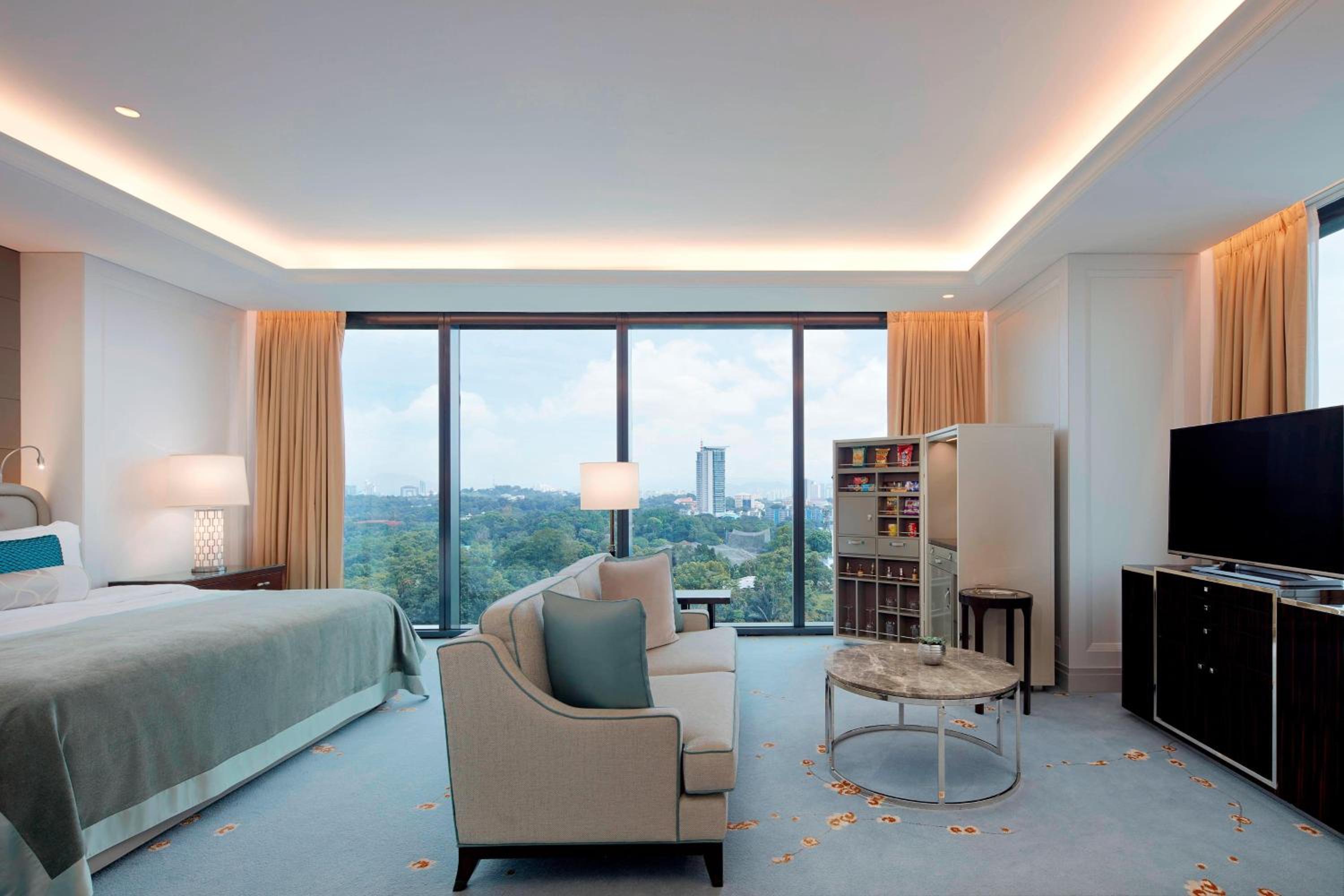 Executive Suite, Lake Gardens View photo 1