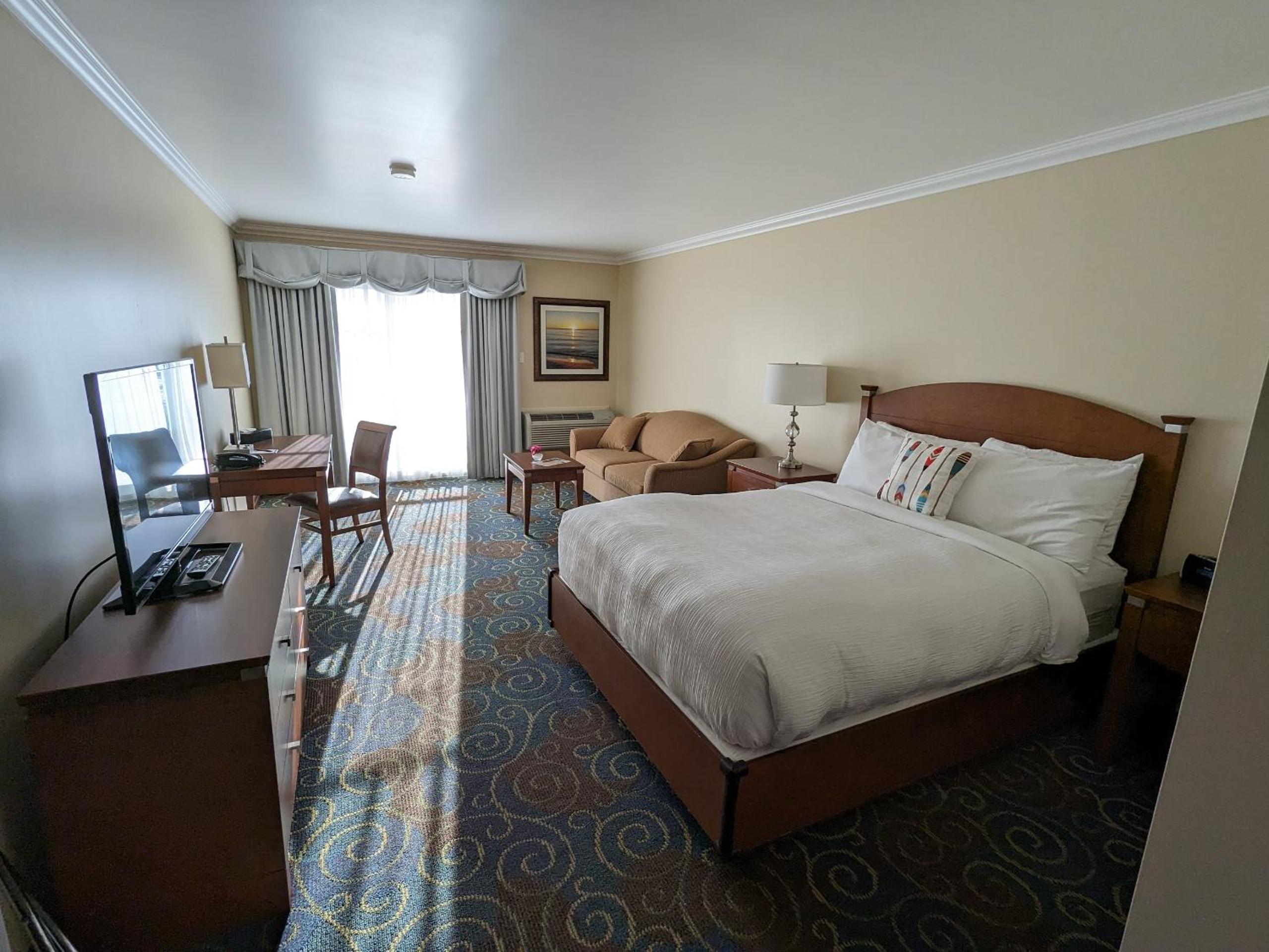 Queen Suite with Sea View