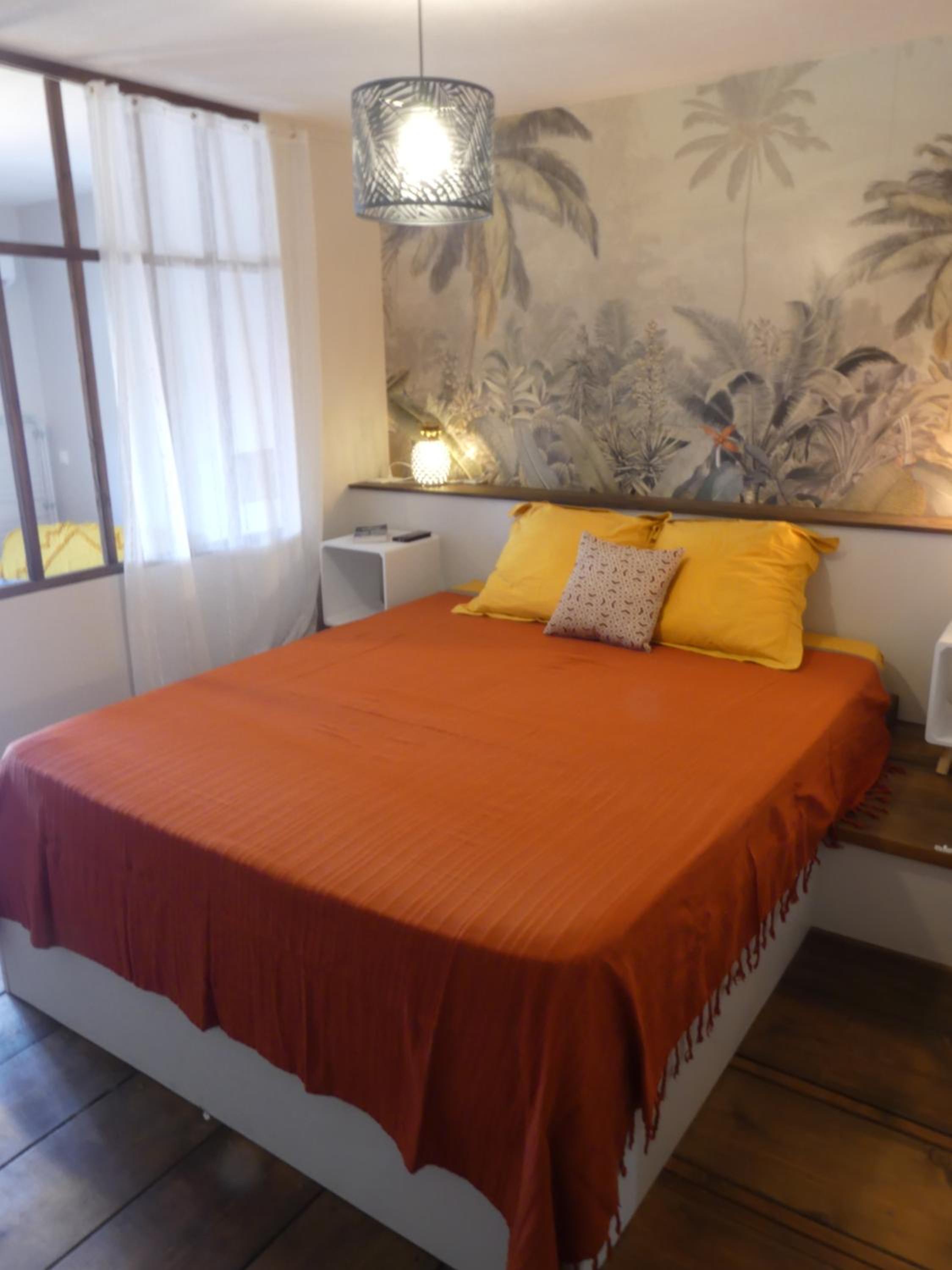One-Bedroom Apartment photo 2