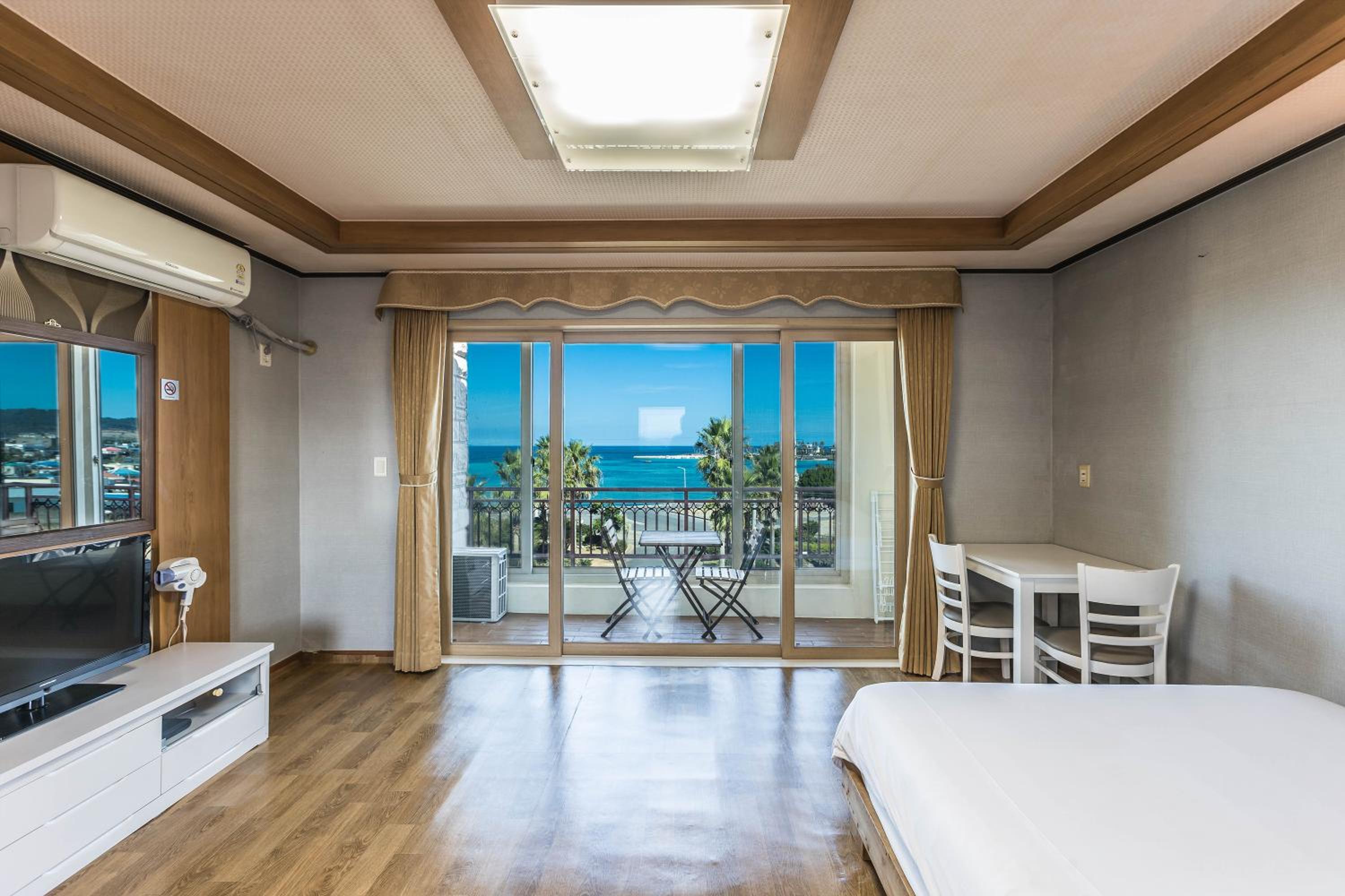 Standard Double Room - Photo 2