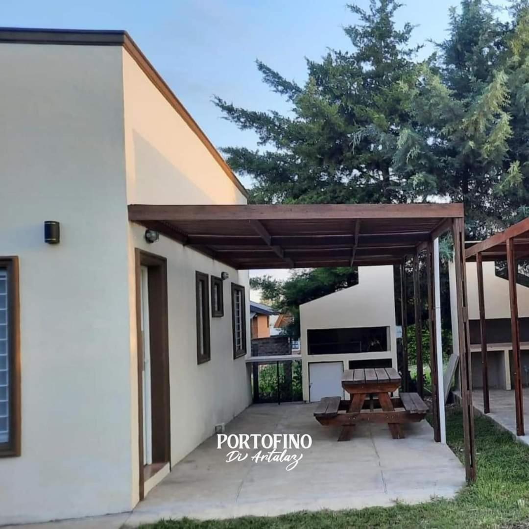 One-Bedroom House photo 2