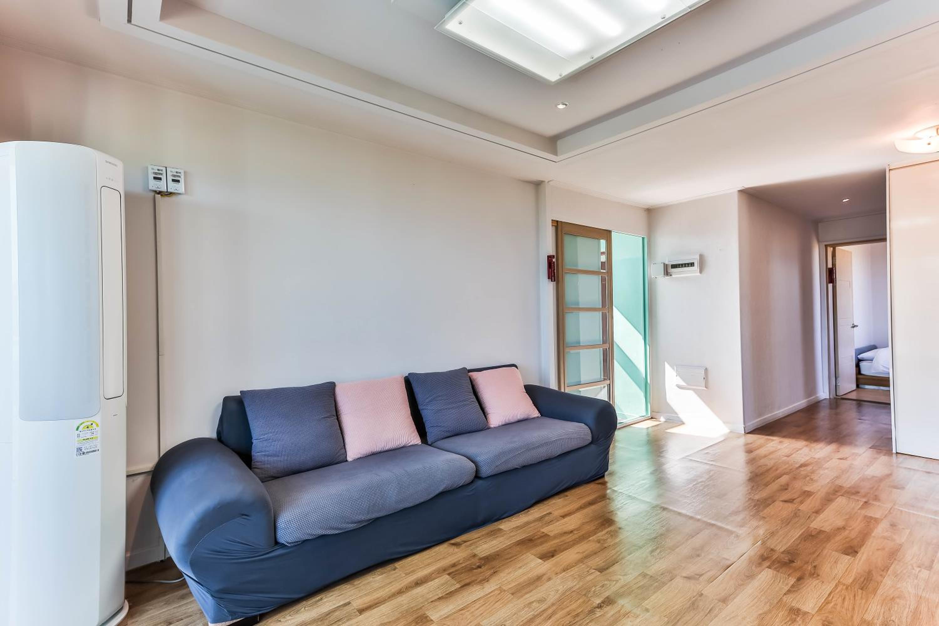 Family Room - Photo 6