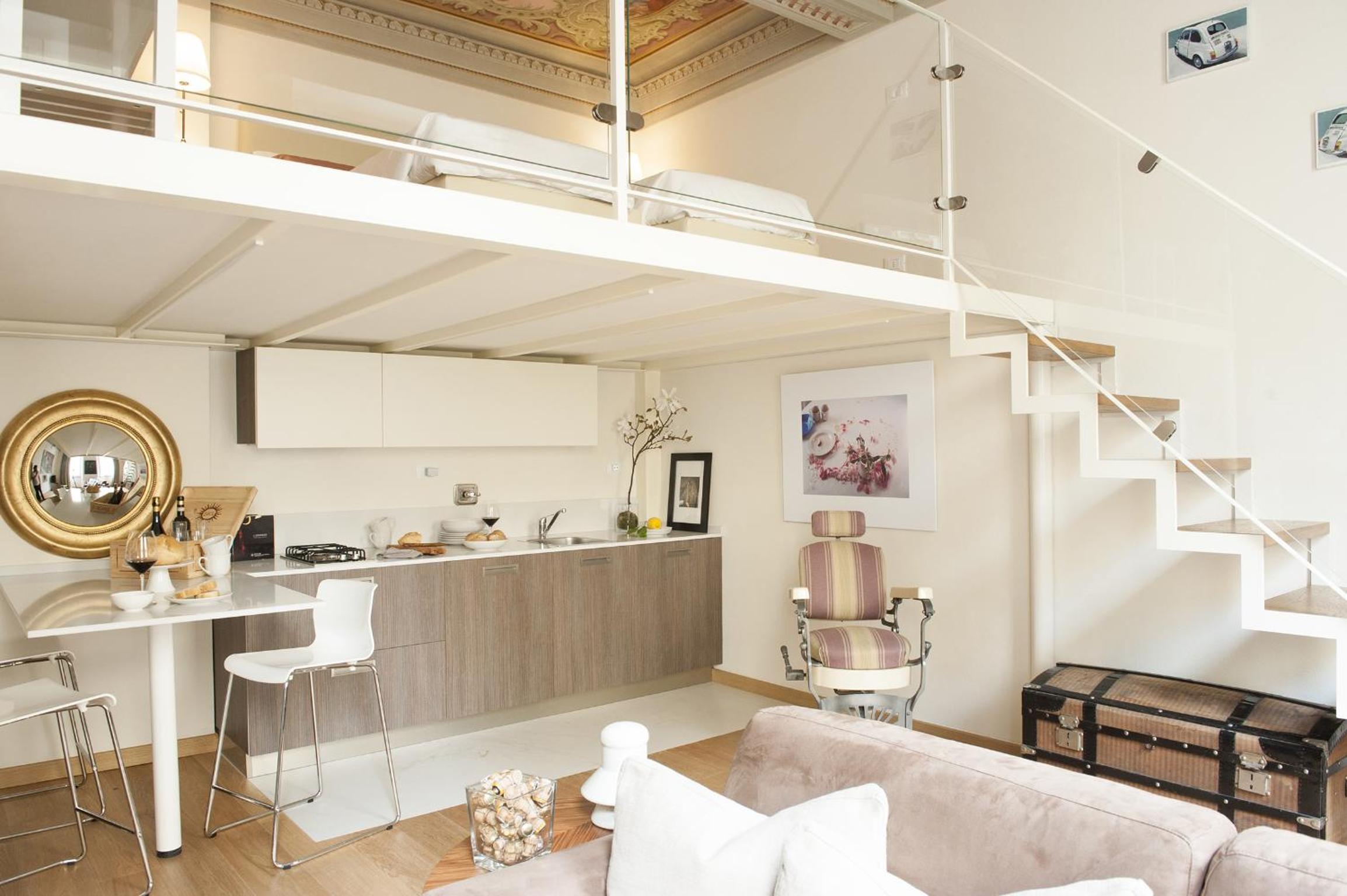 Apartment - Split Level photo 2