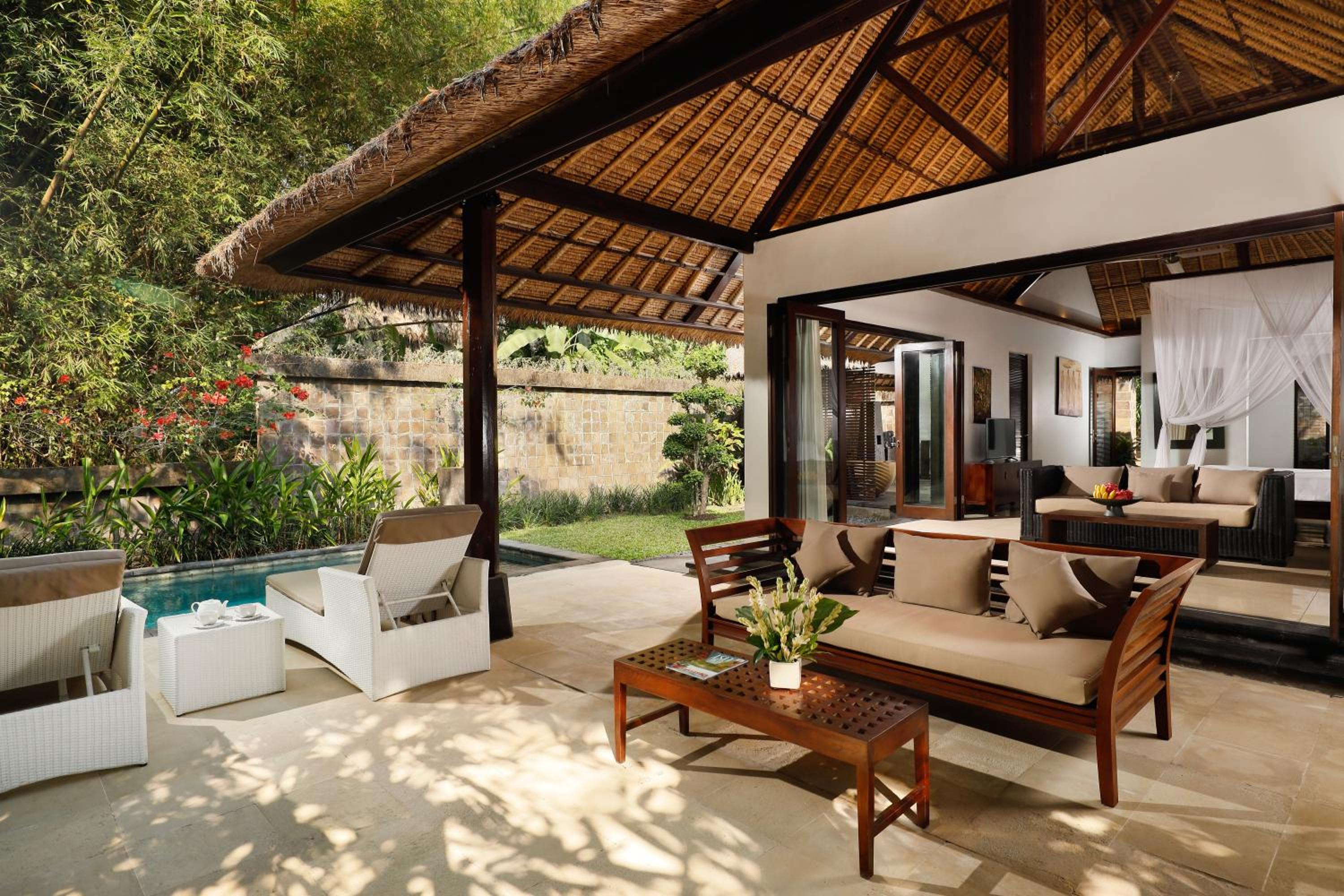Six-Bedroom Villa with Private Pool - Photo 6