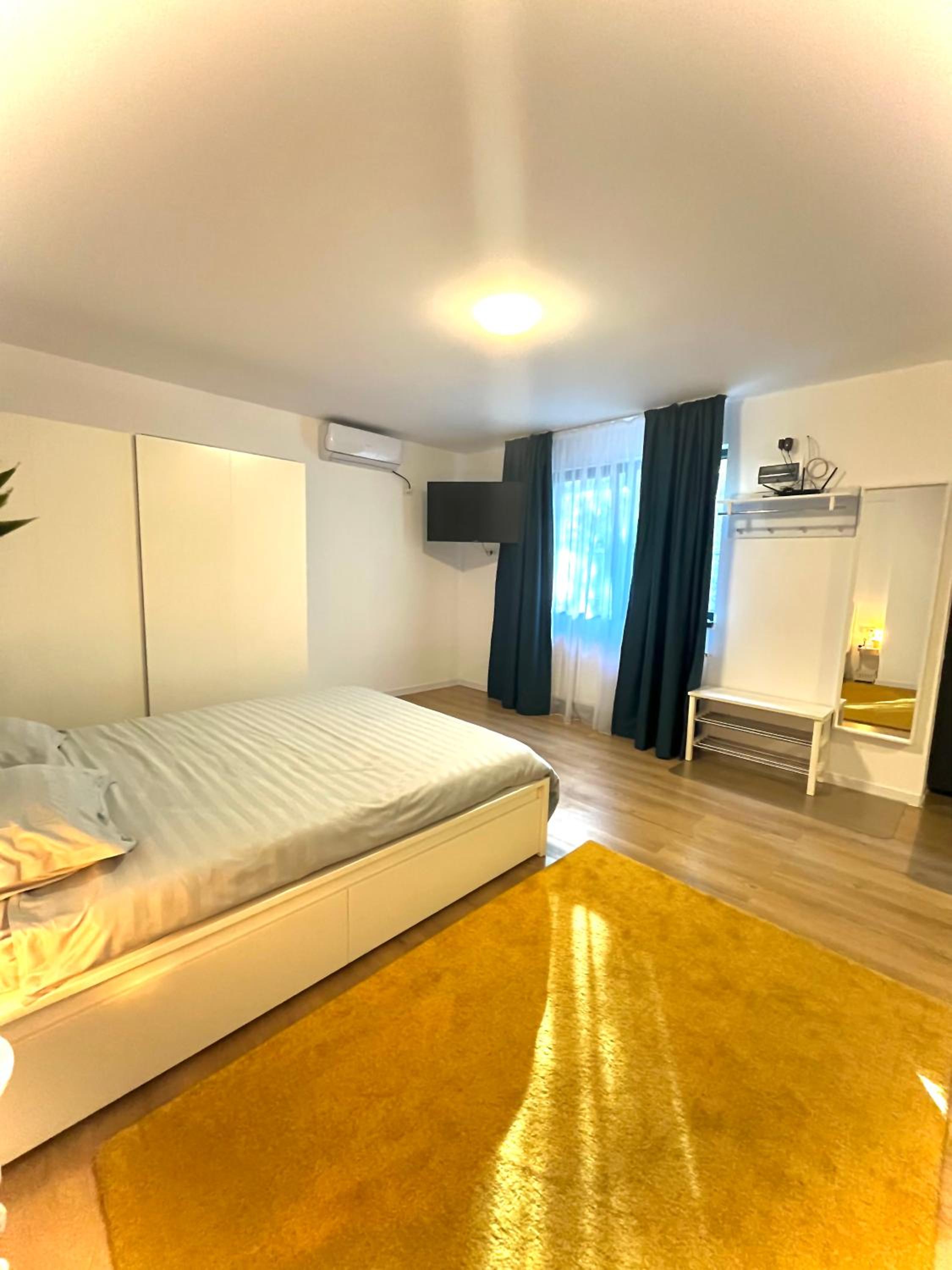 One-Bedroom Apartment photo 2