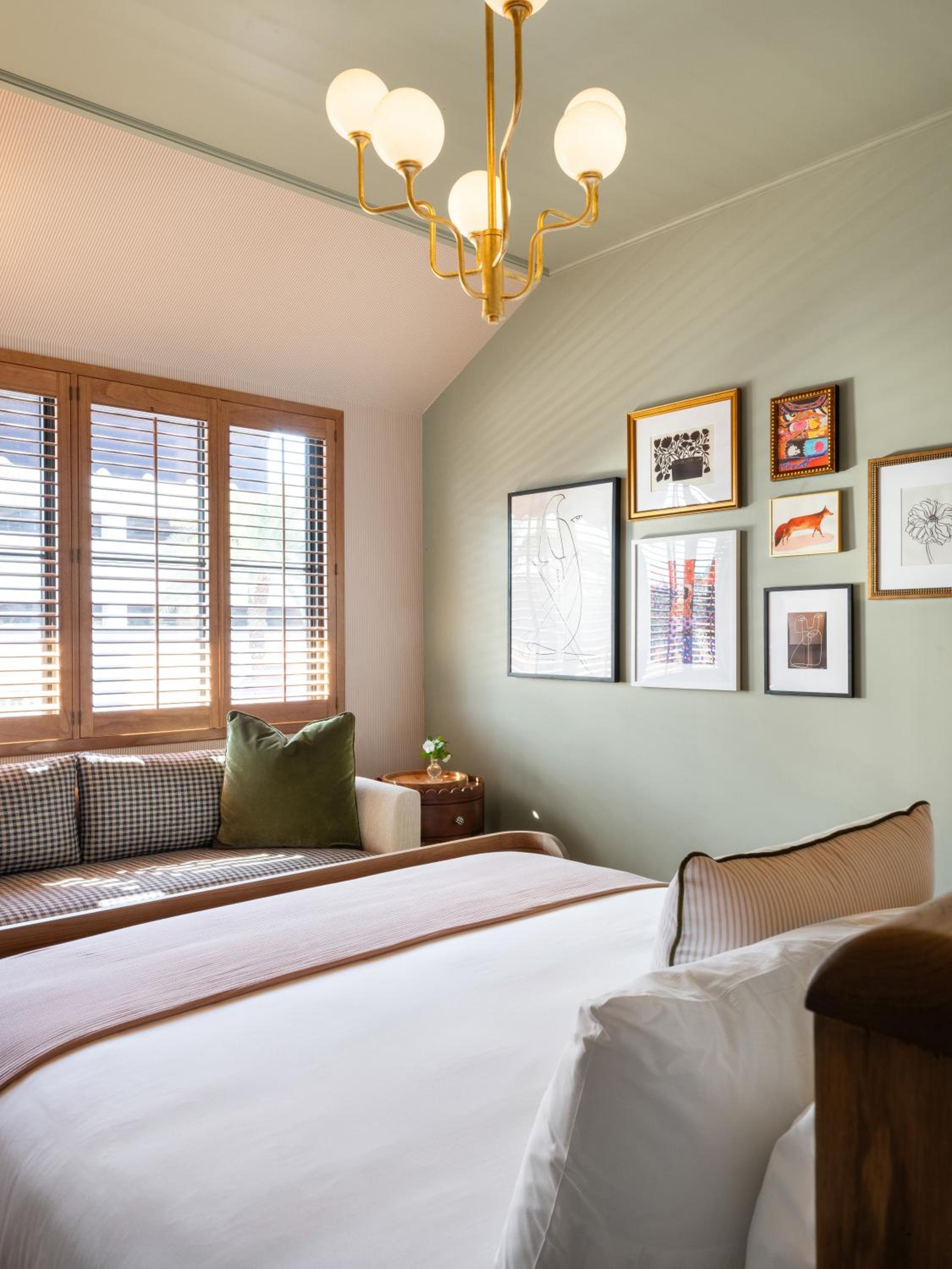 Standard King Room - Photo 5