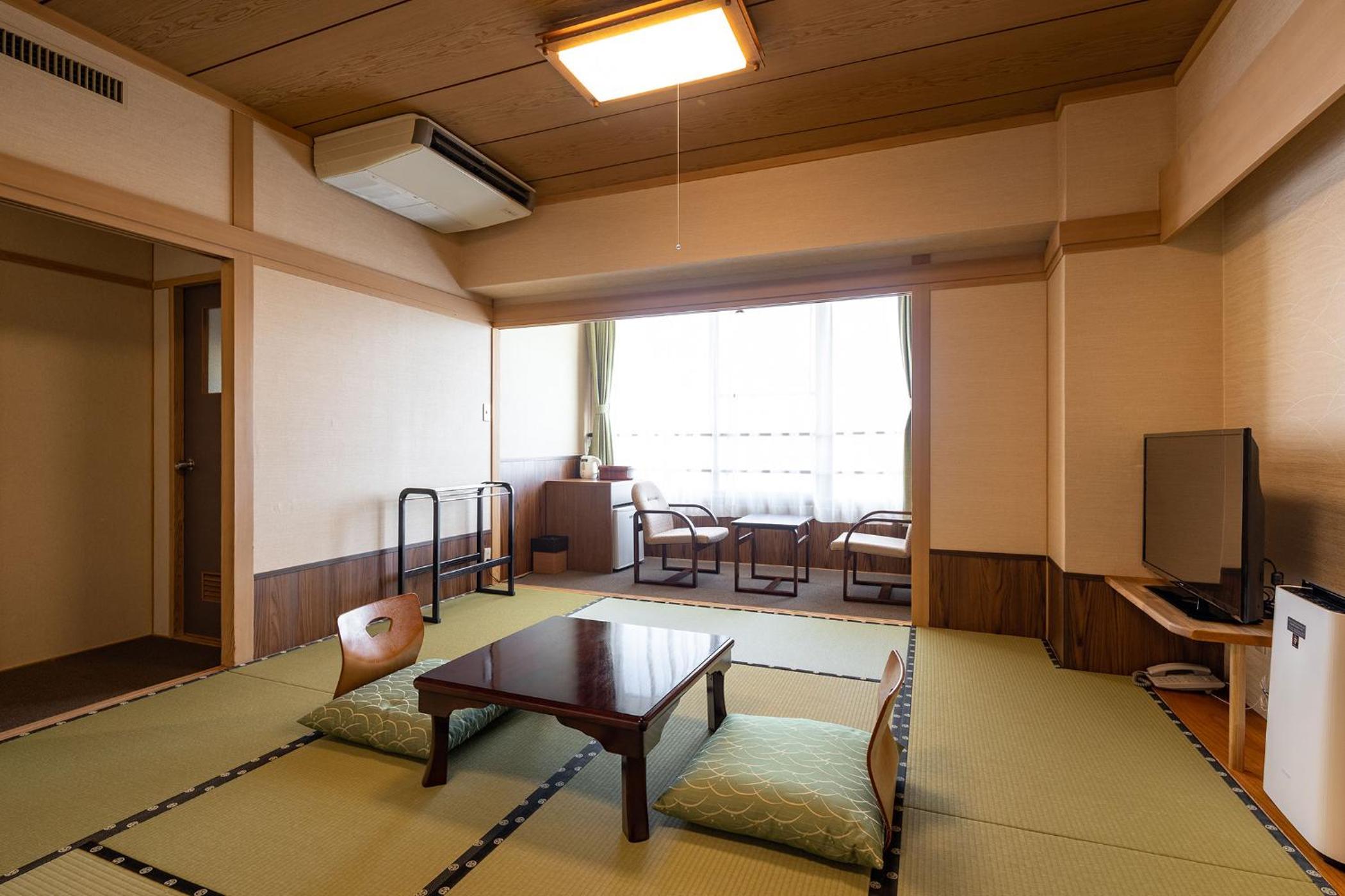 Economy Japanese-Style Room With Shared Bathroom - Main Building - Non-Smoking - Photo 2