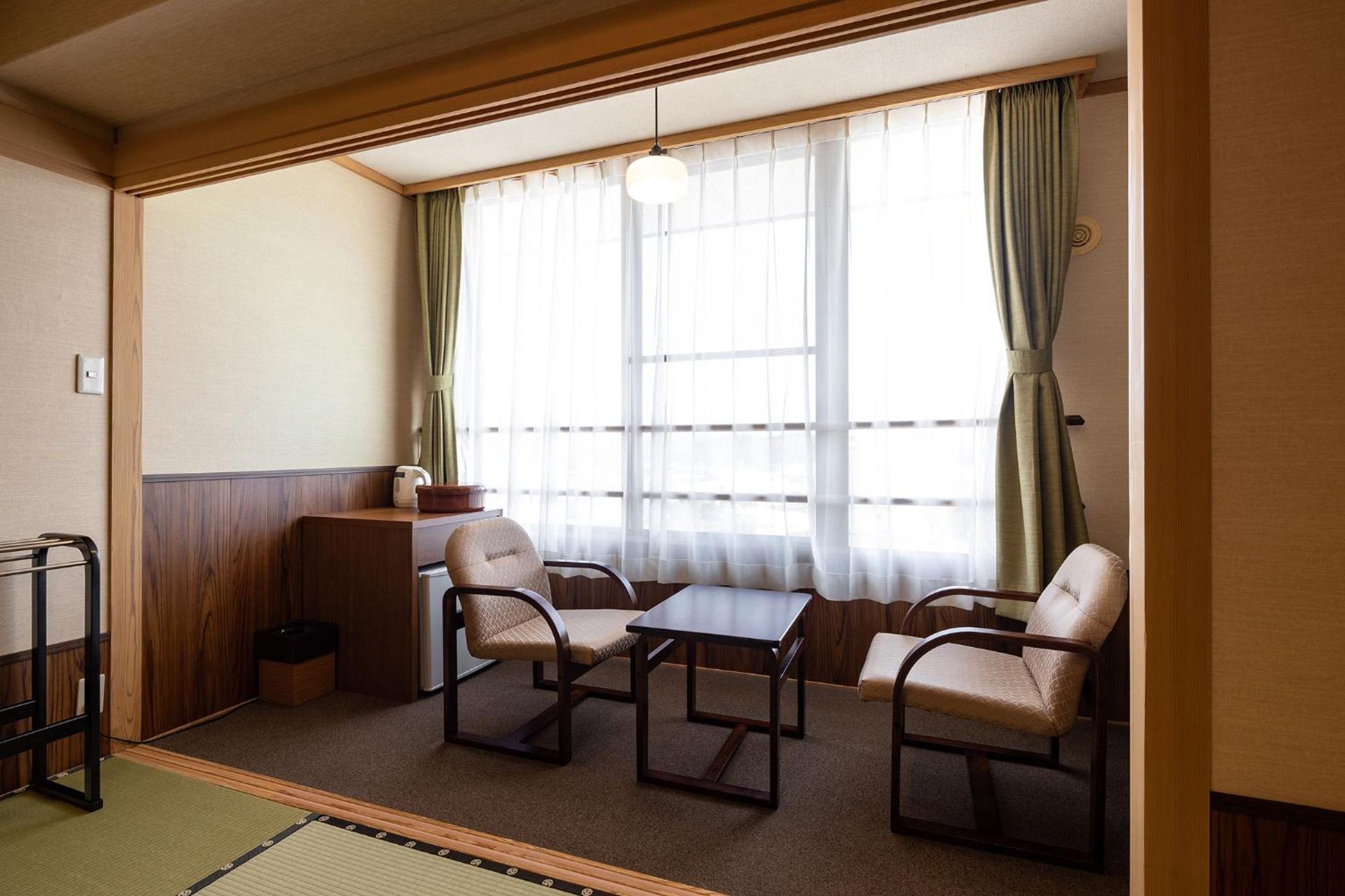 Economy Japanese-Style Room With Shared Bathroom - Main Building - Non-Smoking - Photo 3