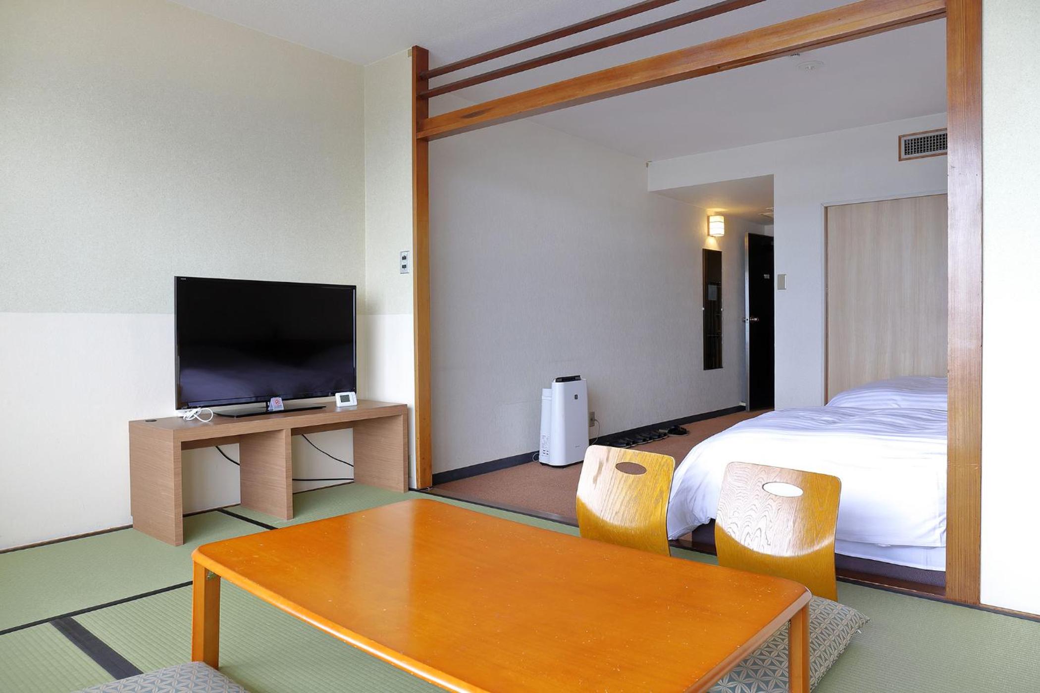 Tiwn Room With Tatami Area With City View - Non-Smoking