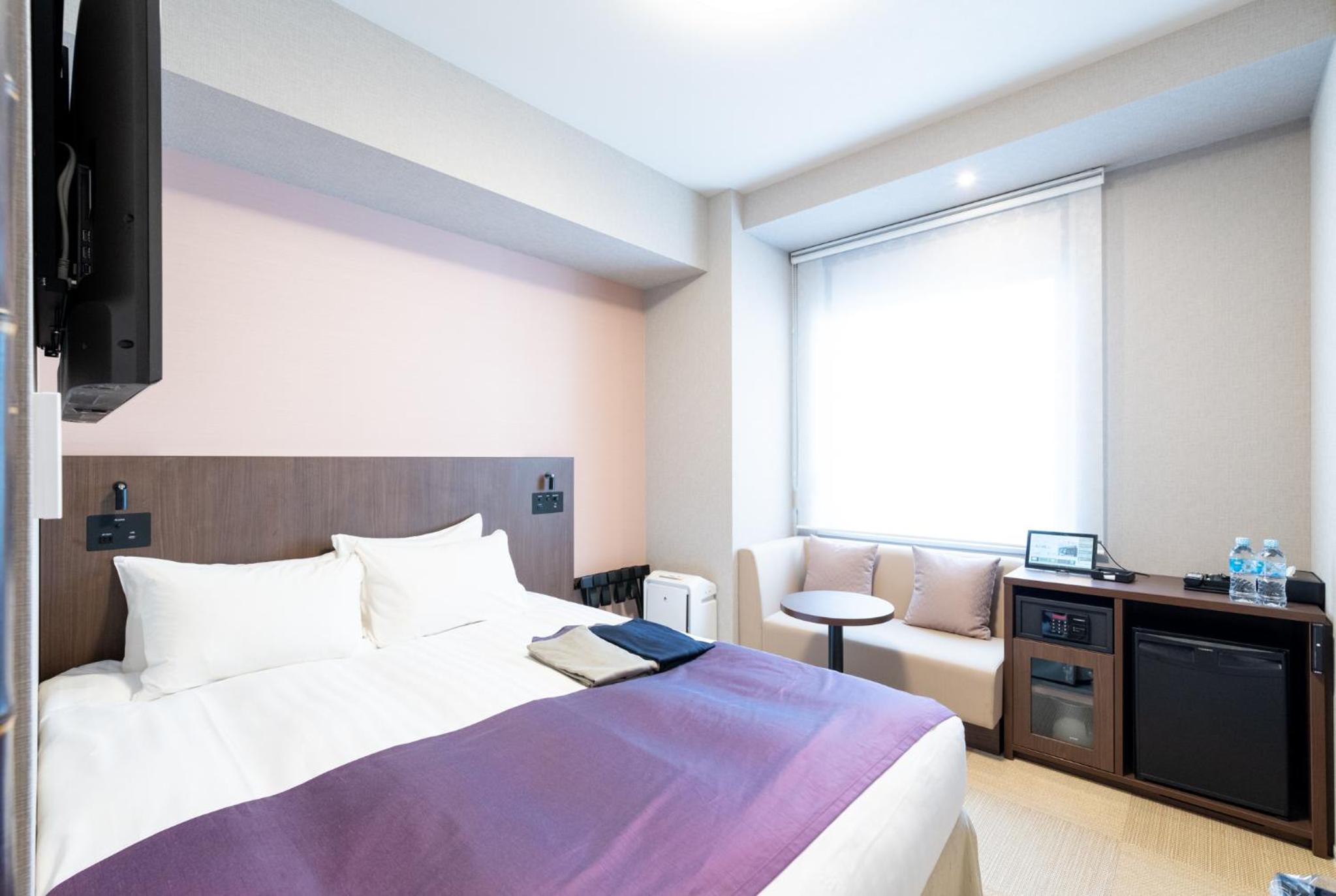 Connecting Room