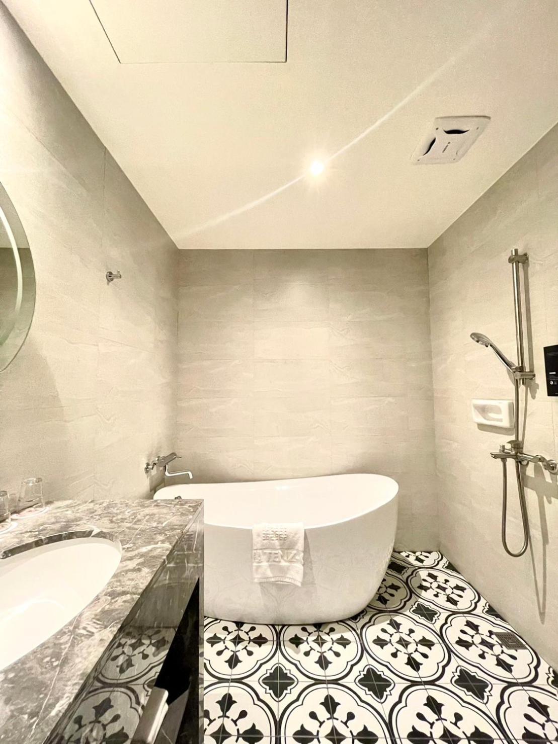 Deluxe Twin Room - Photo 4