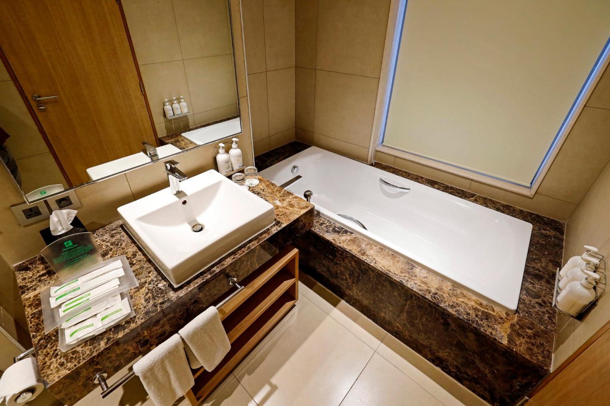King Suite - Lounge Access