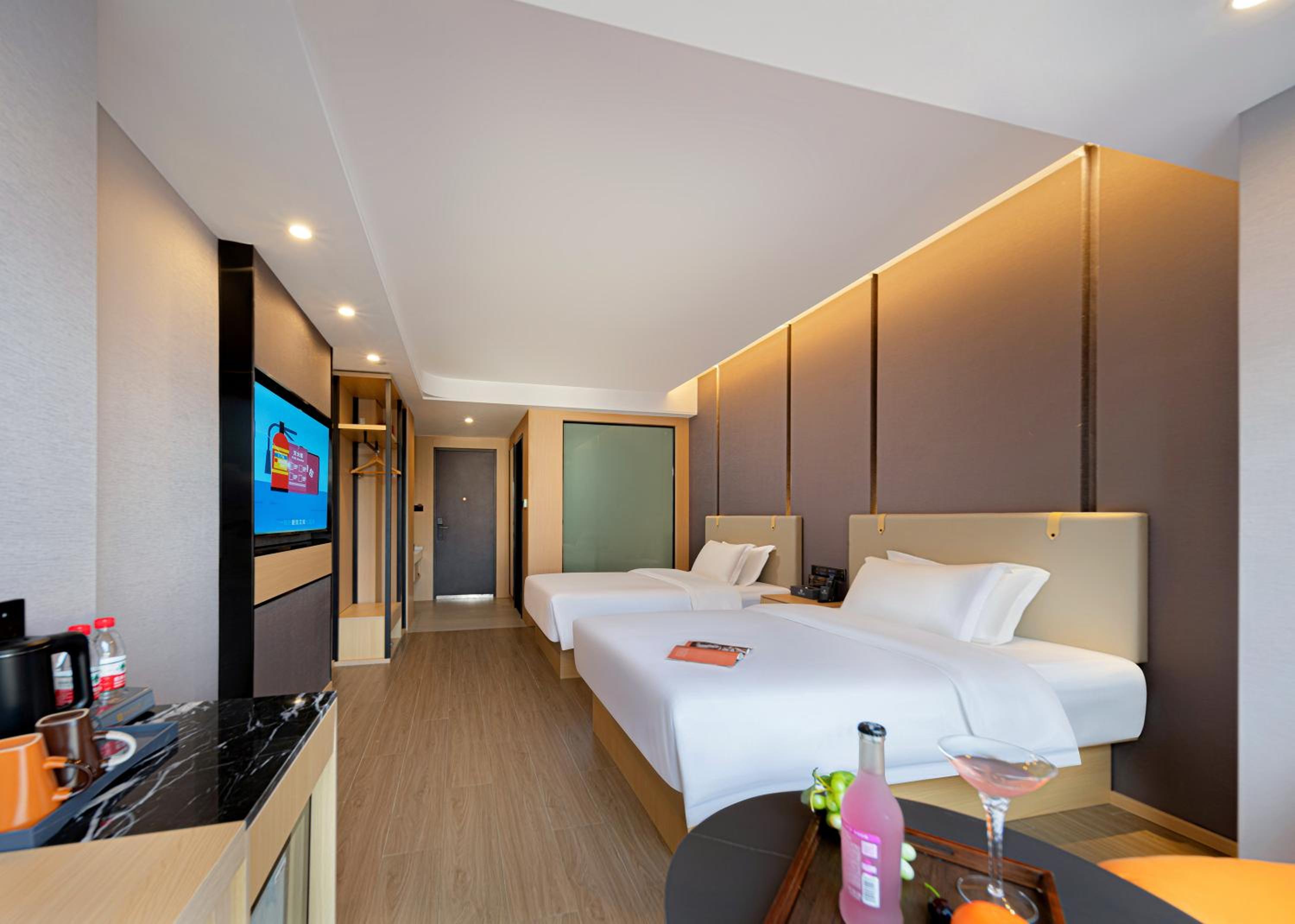Twin Room with Mountain View photo 3