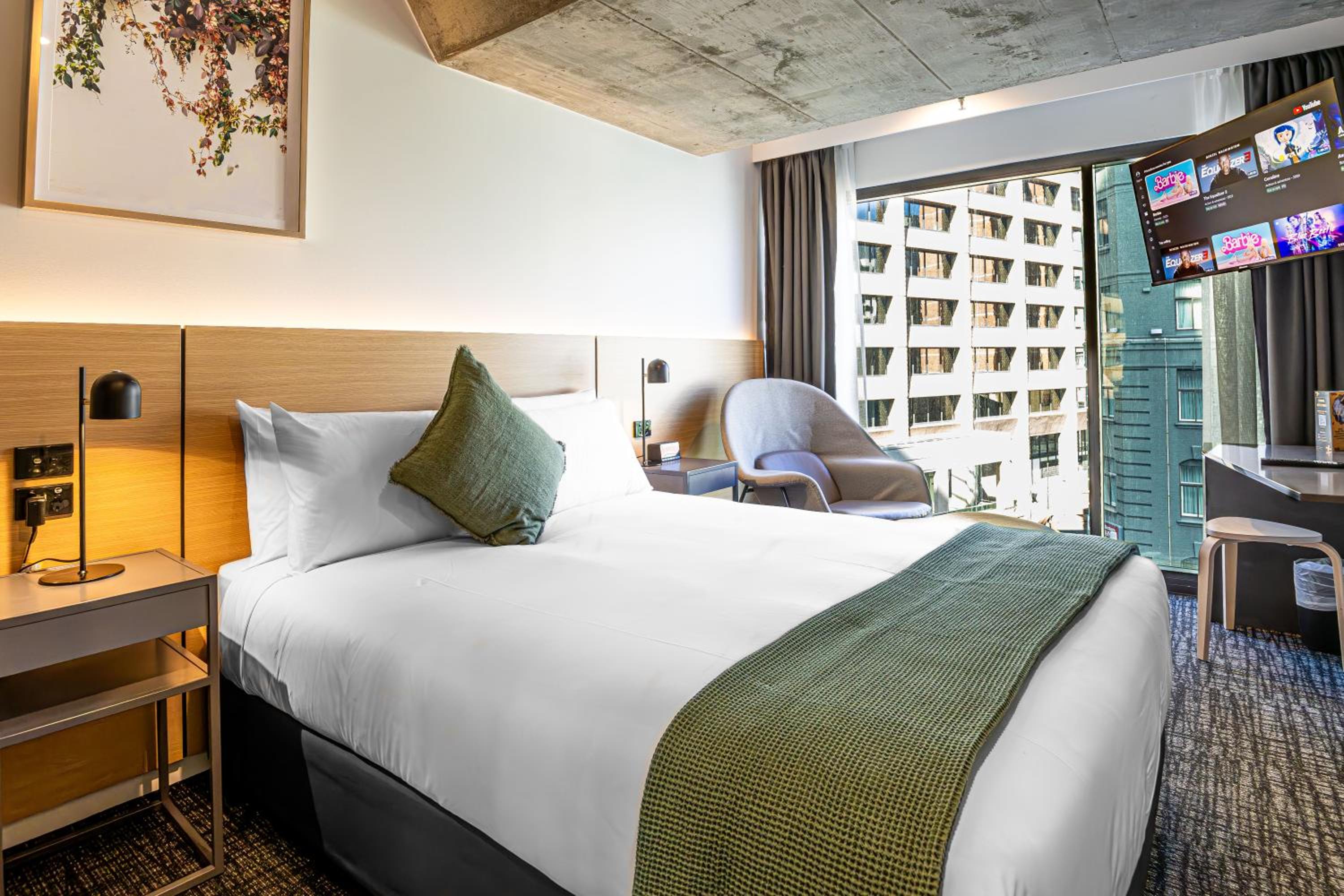 Deluxe Queen Room