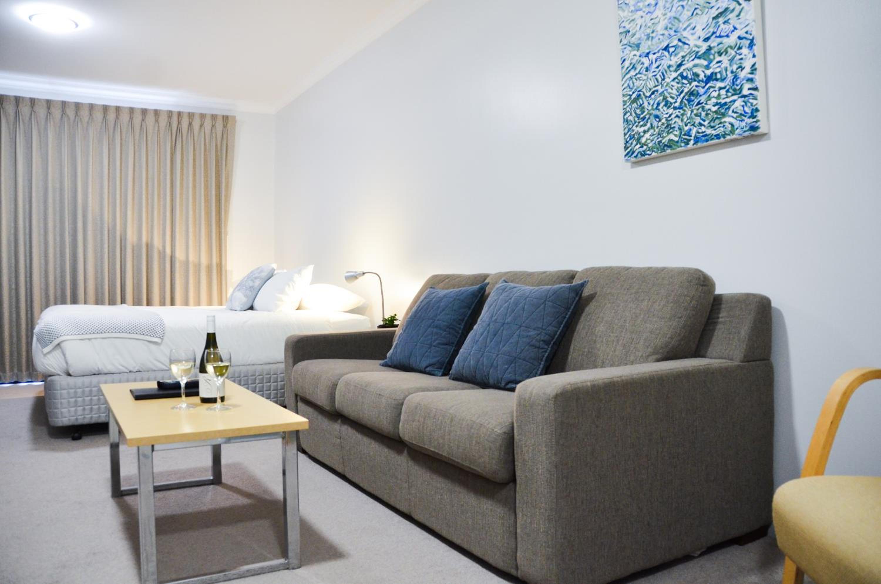 Studio Apartment photo 3