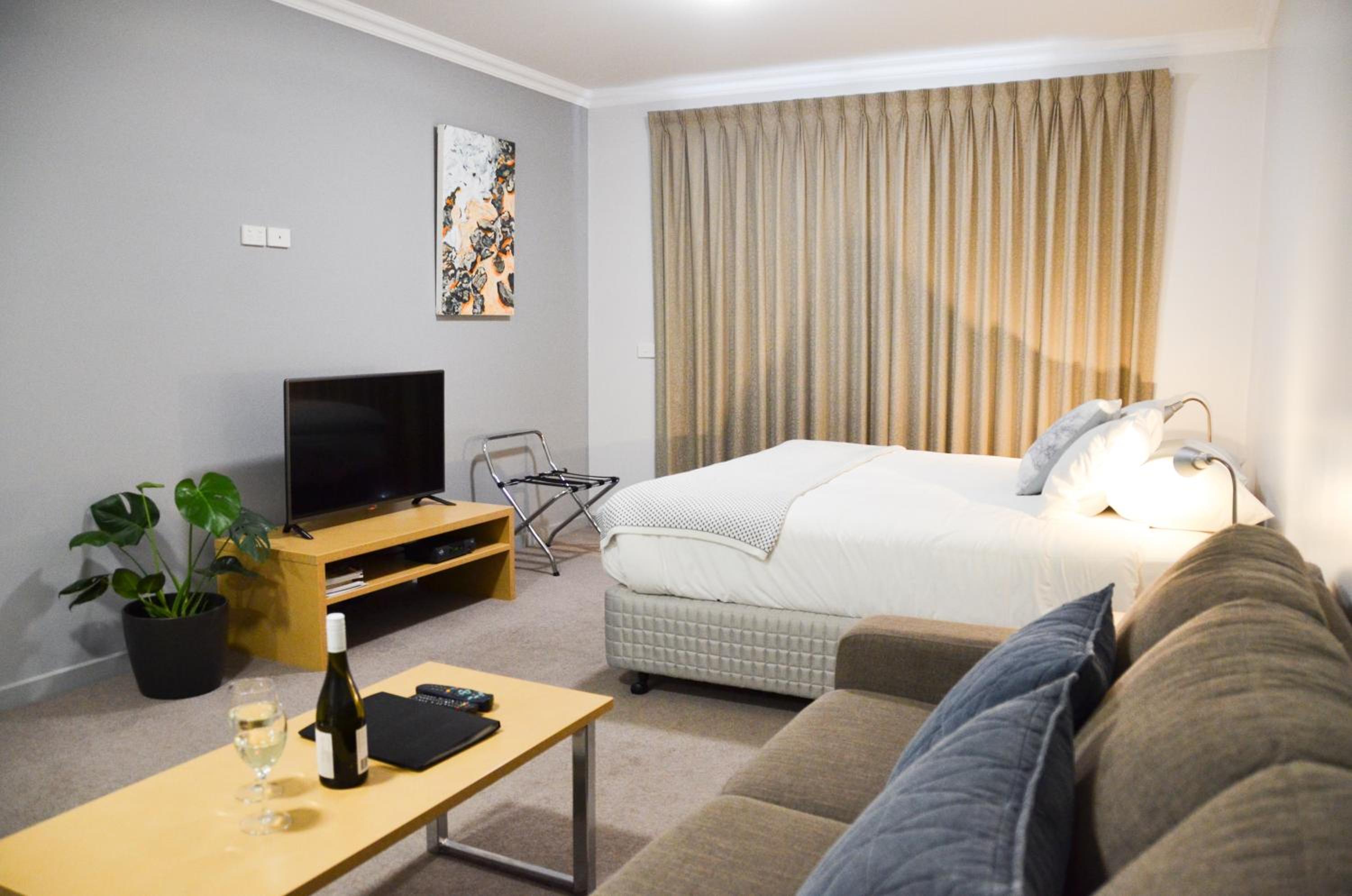 Studio Apartment photo 2