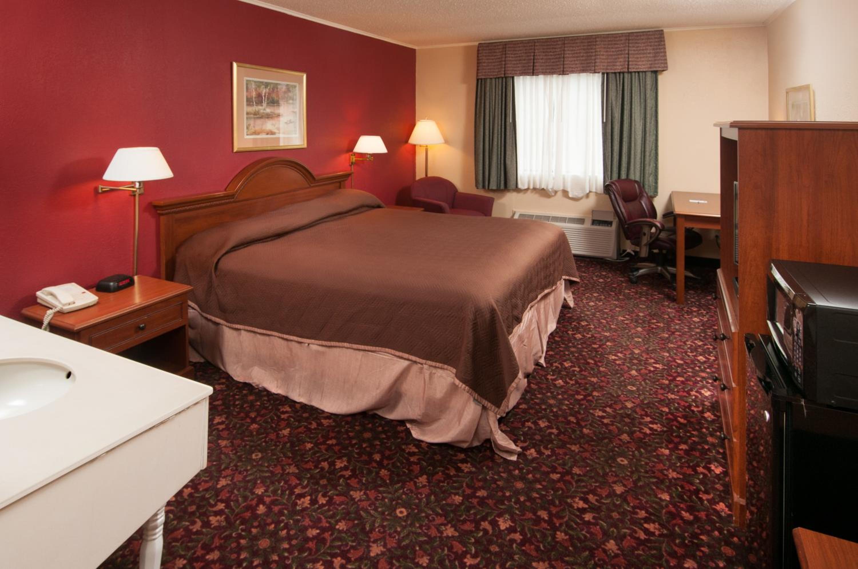 King Room - Non-Smoking - Photo 2
