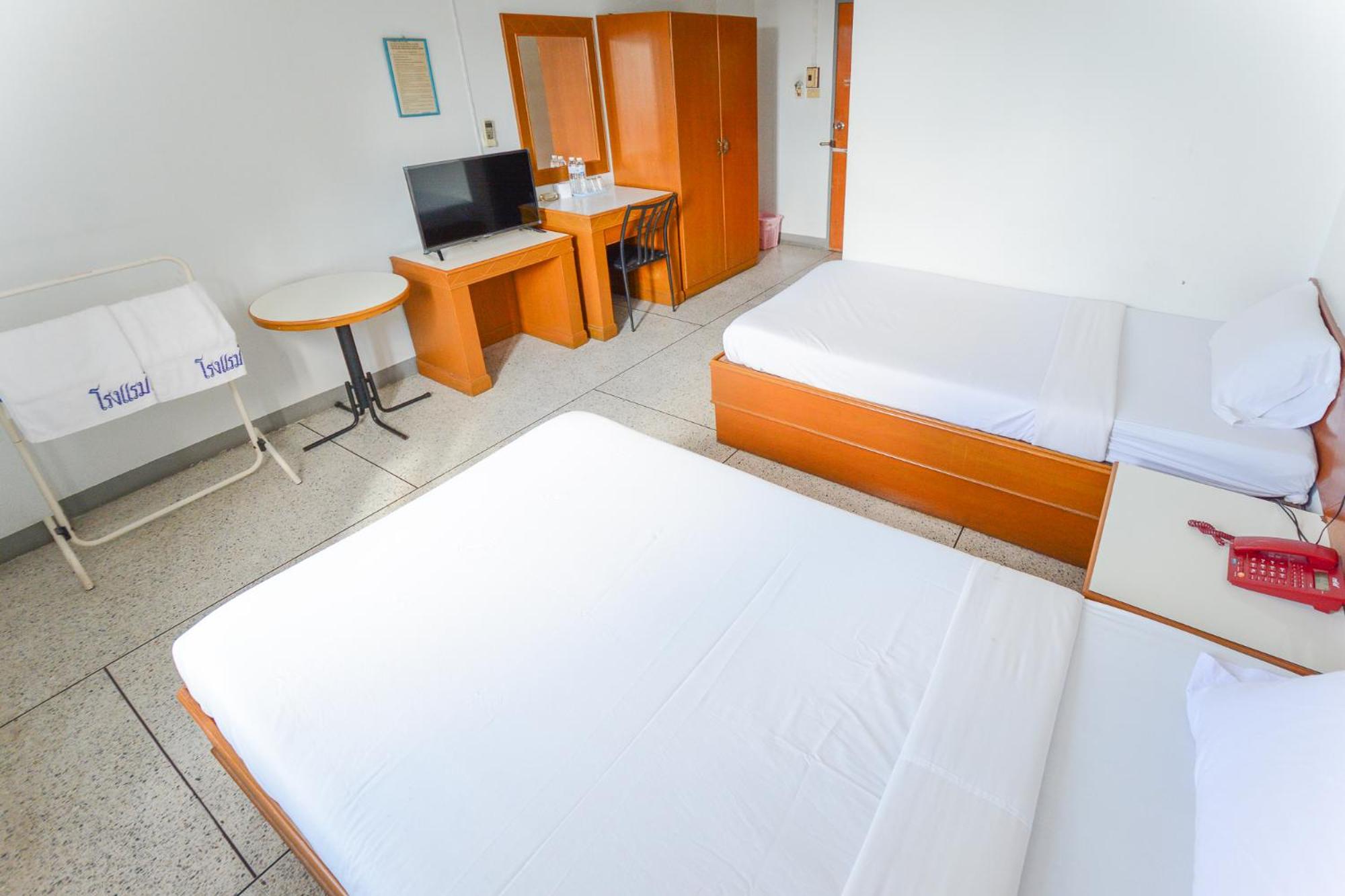 Standard Twin Room photo 3