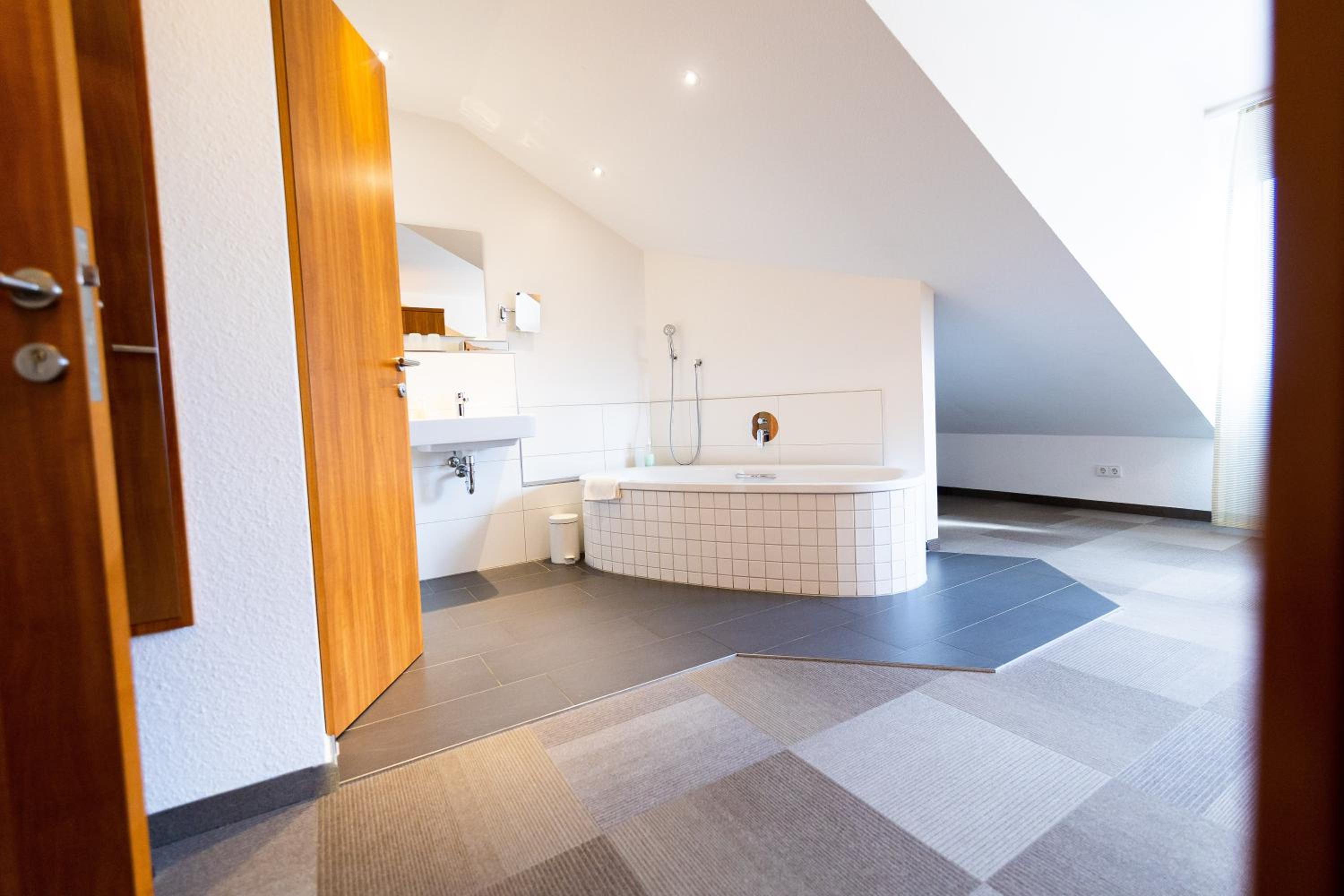 Suite - Photo 2