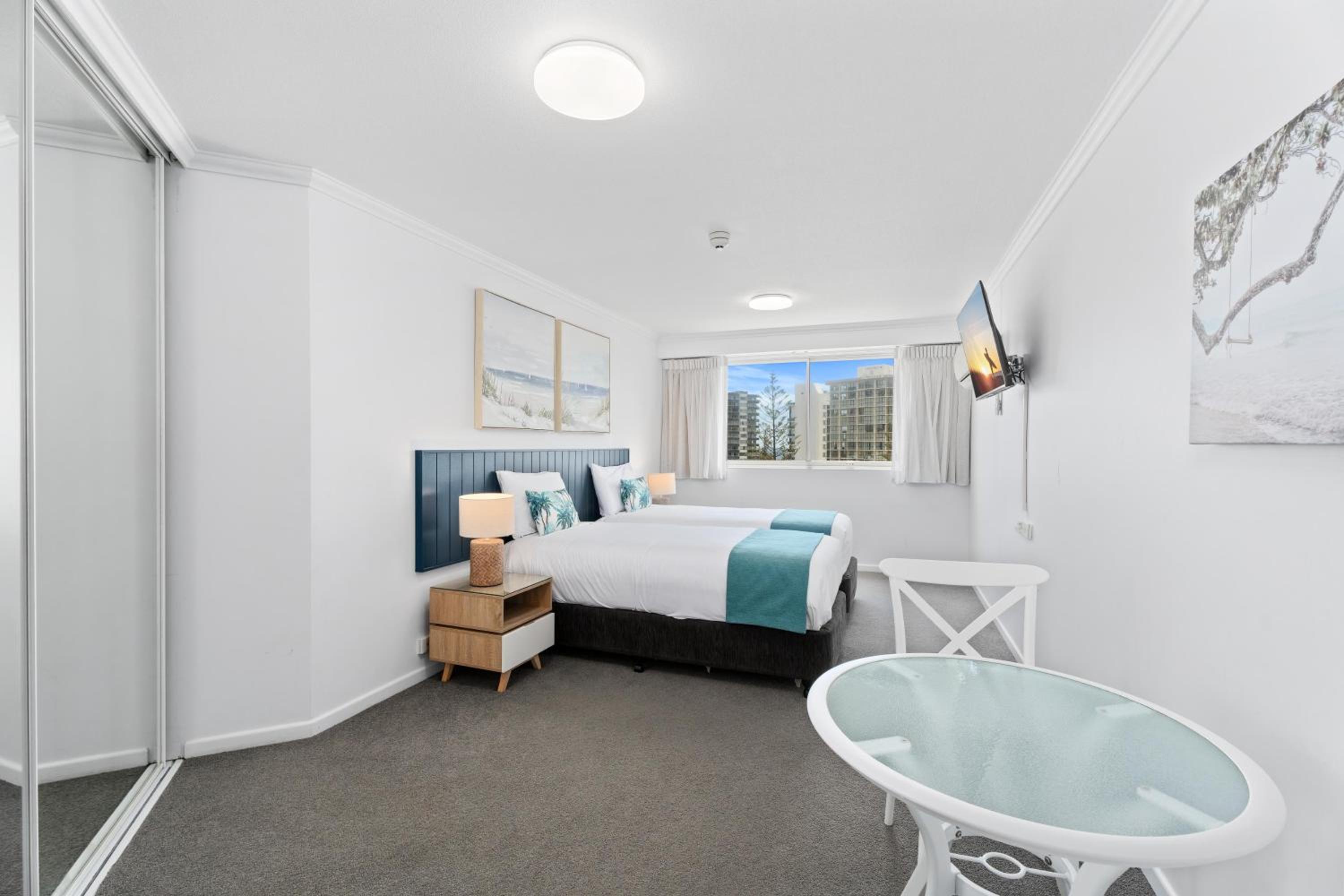 Hotel Twin Room - Photo 2