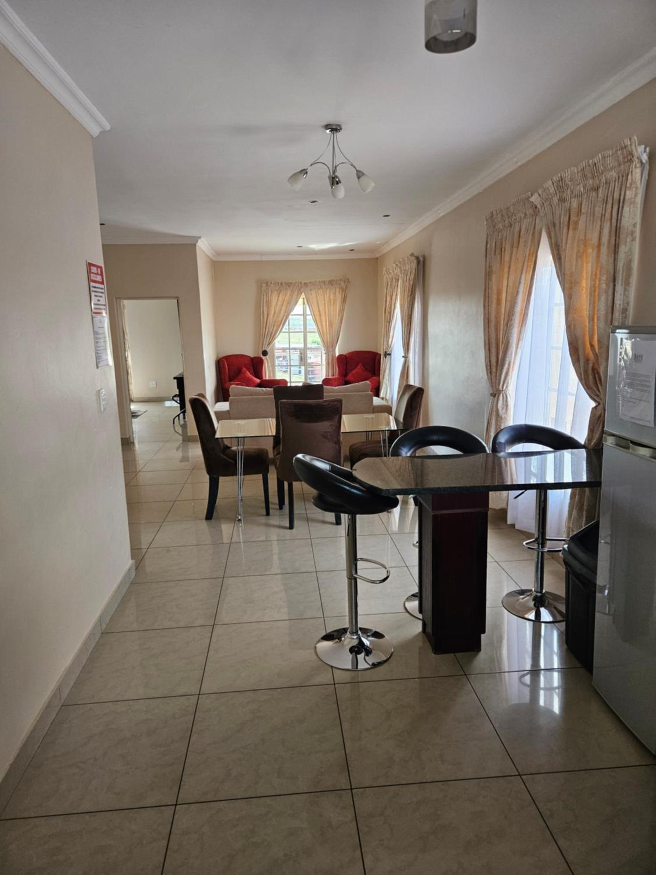 Two-Bedroom Apartment - Photo 3