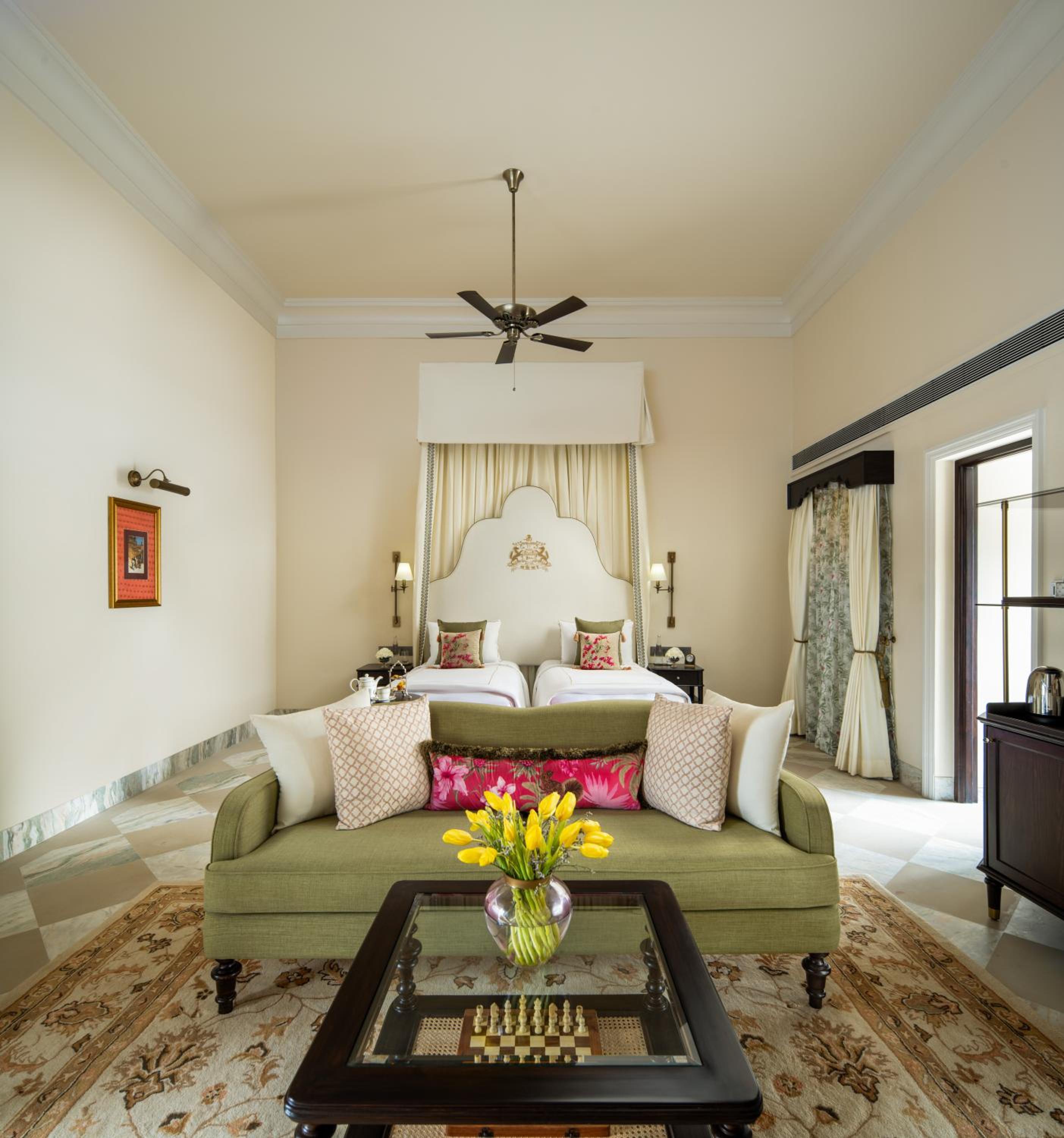 Grand Luxury Twin Bed Room - includes 15% off on Spa and Laundry - Photo 1