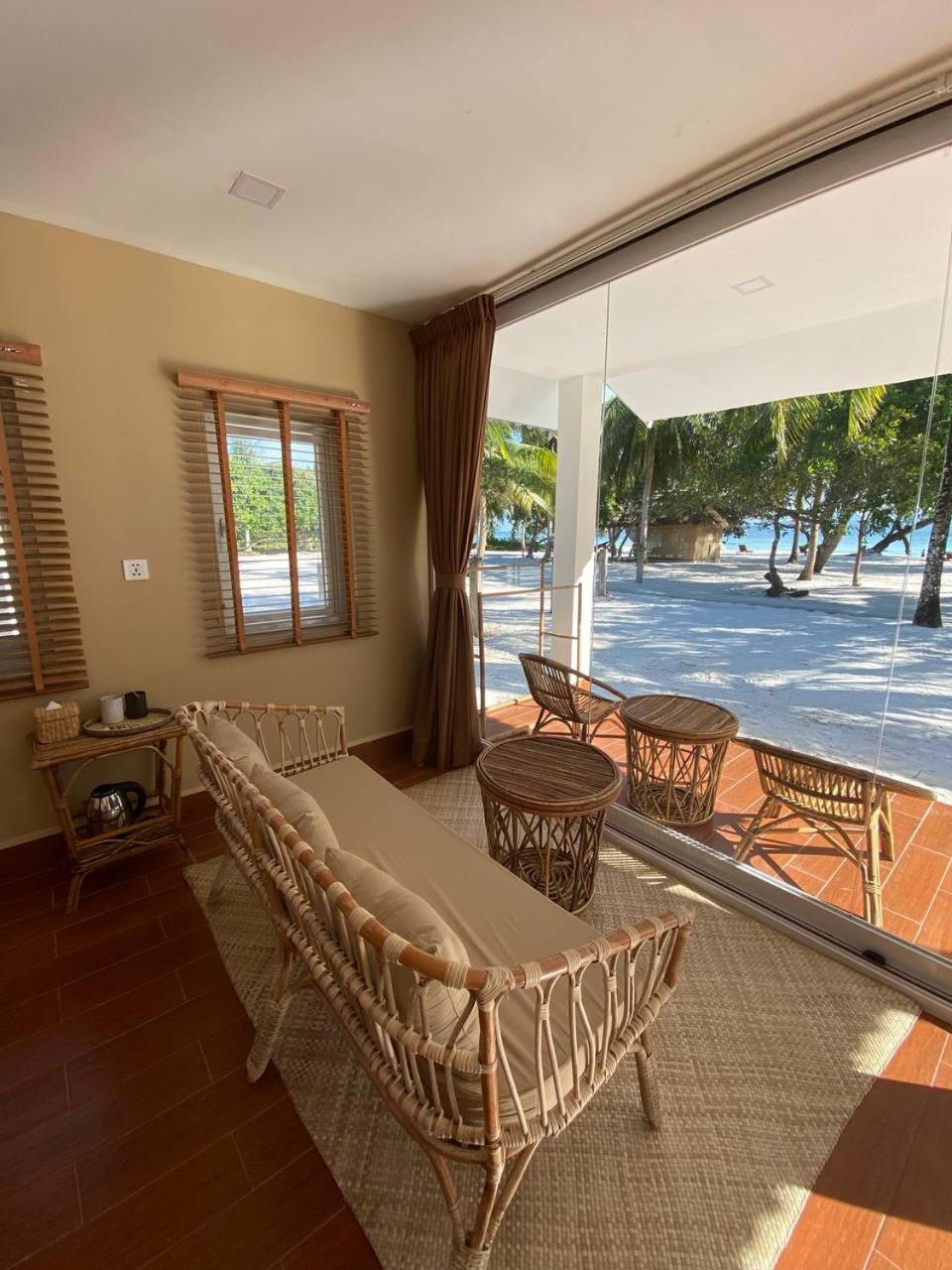 Bungalow - Beach Front - Photo 7