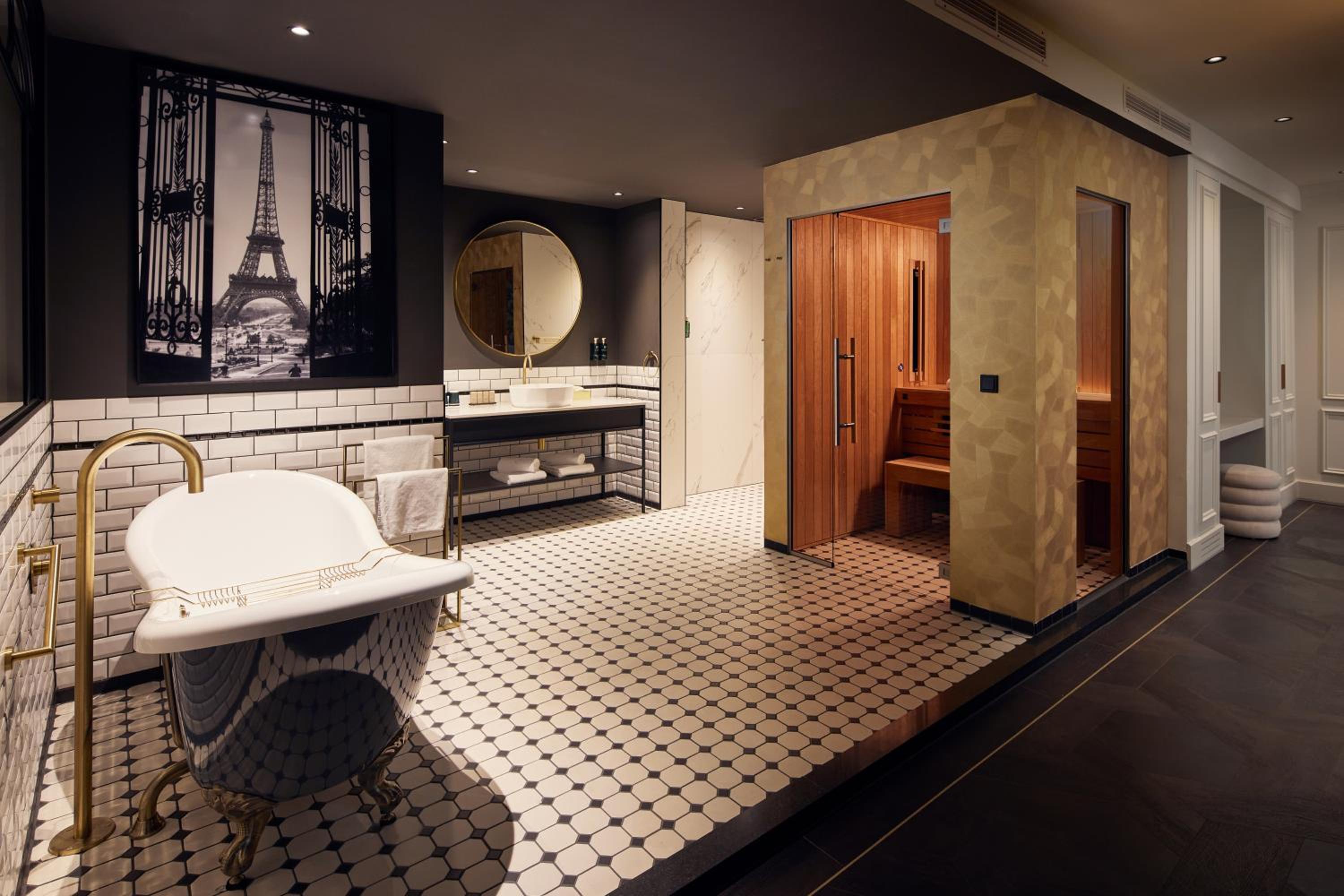 Paris Suite photo 2