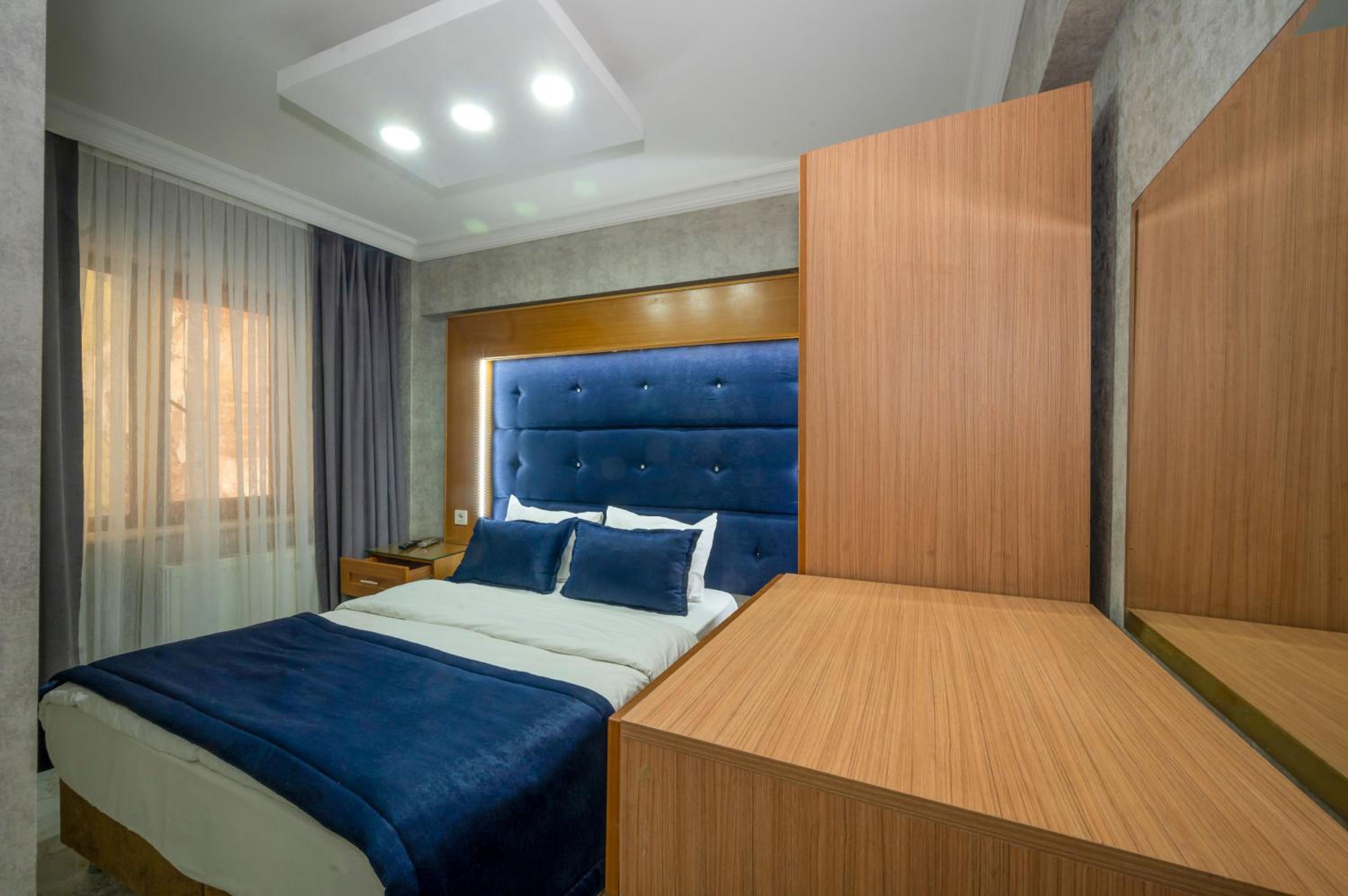 Large Single Room photo 1