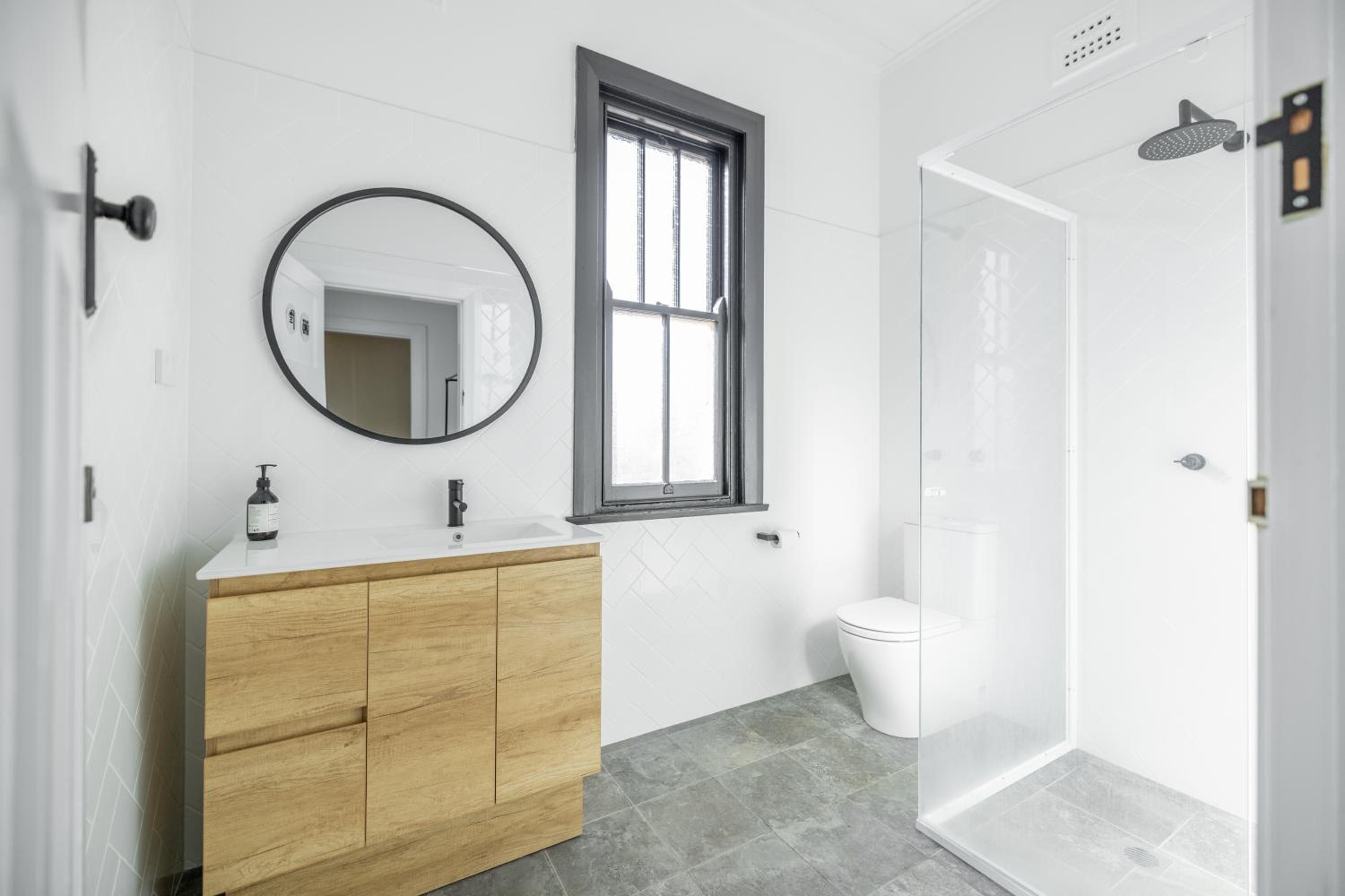 Double Room with Shared Bathroom photo 2