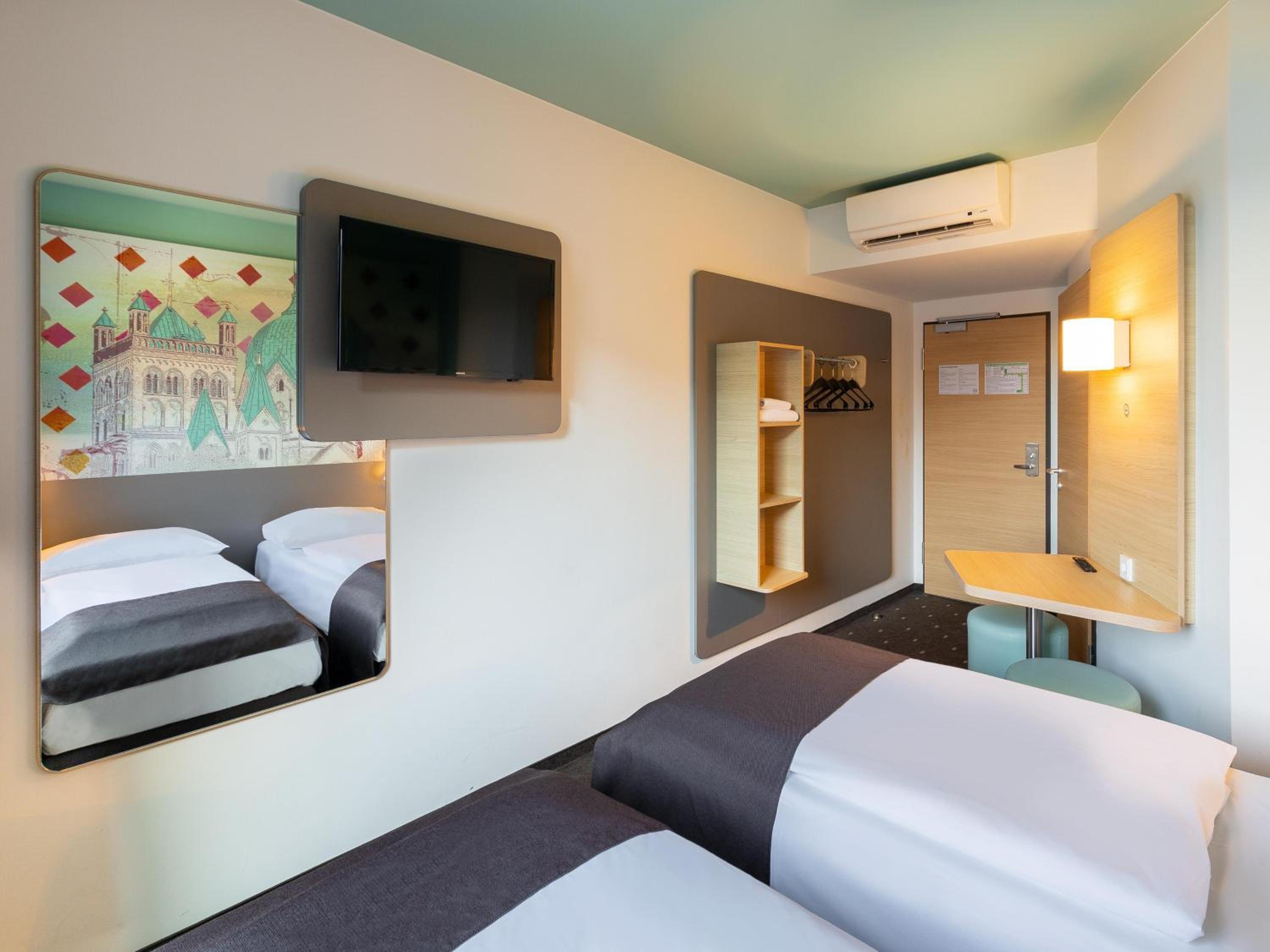 Twin Room - Photo 4