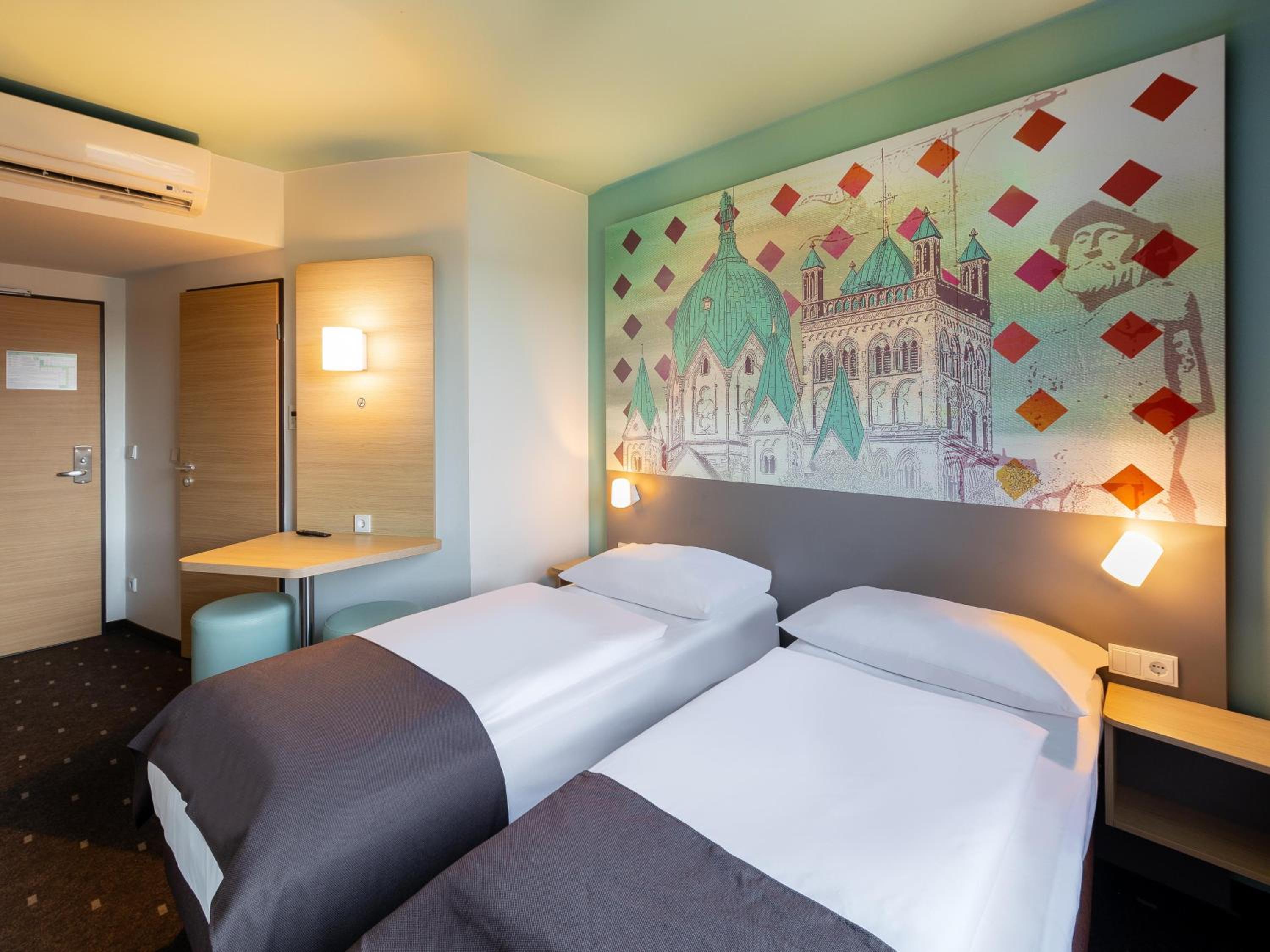 Twin Room - Photo 2