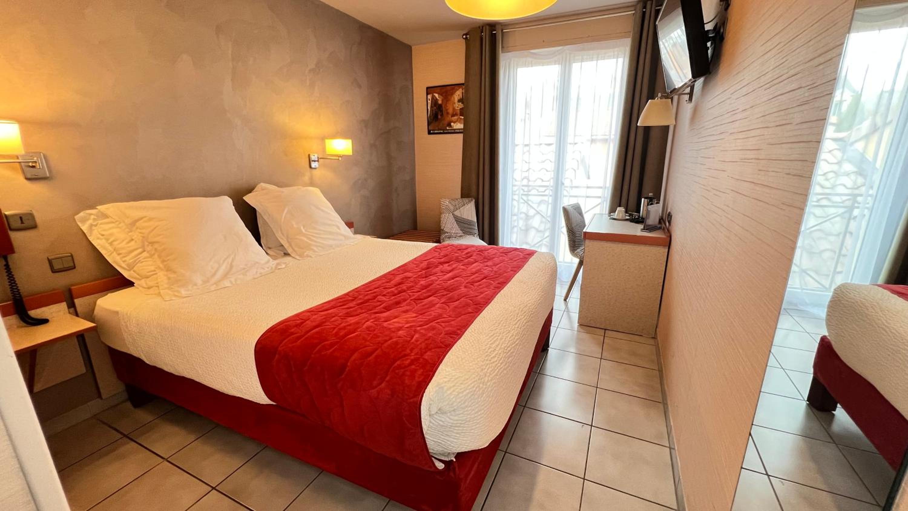 Standard Double Room photo 3