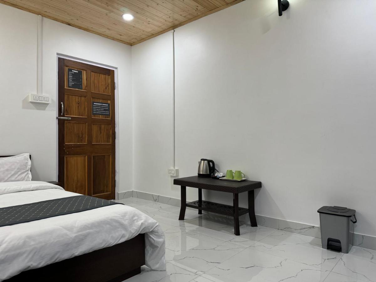 Standard Double Room with Shared Bathroom photo 2