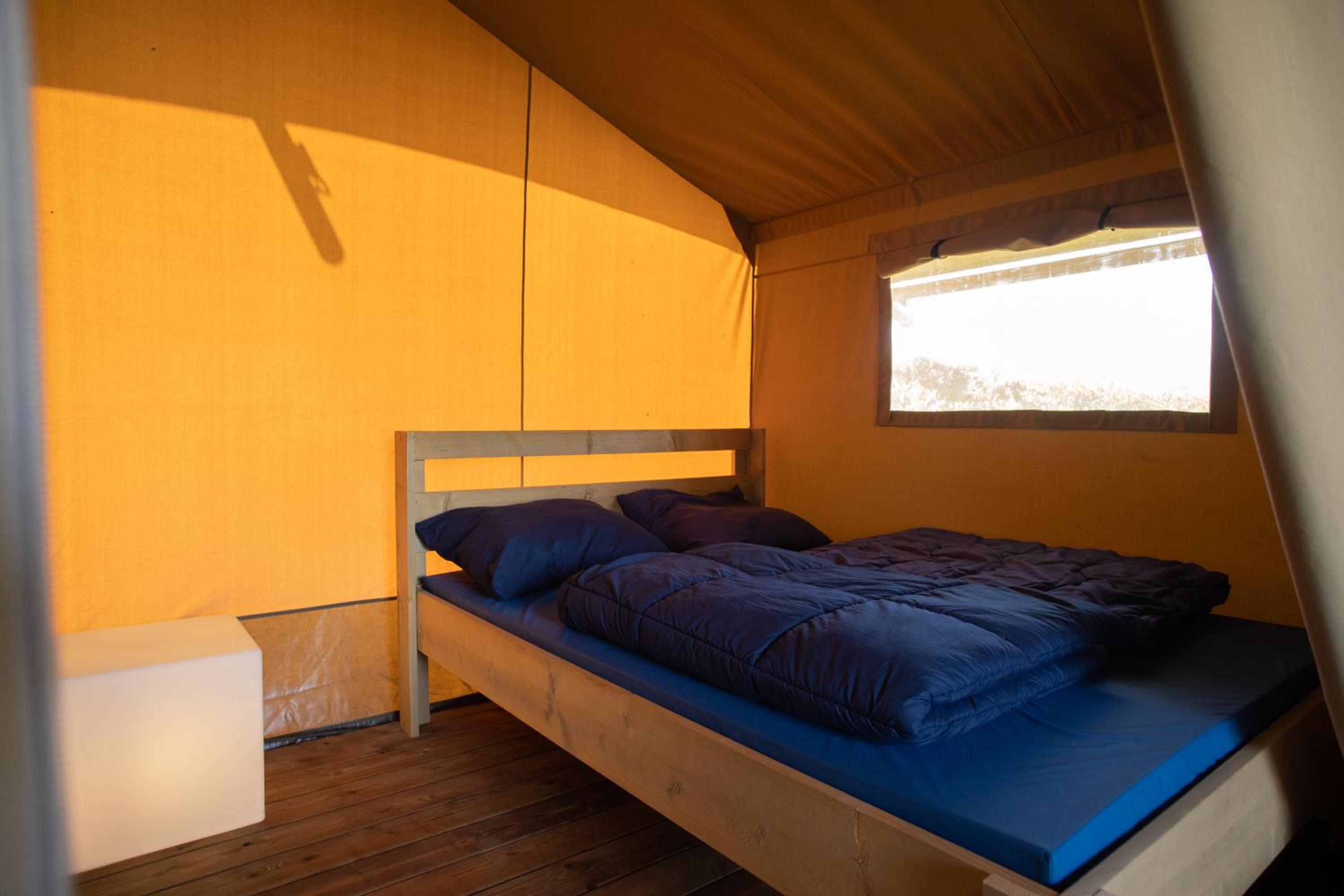Tent 2 photo 1
