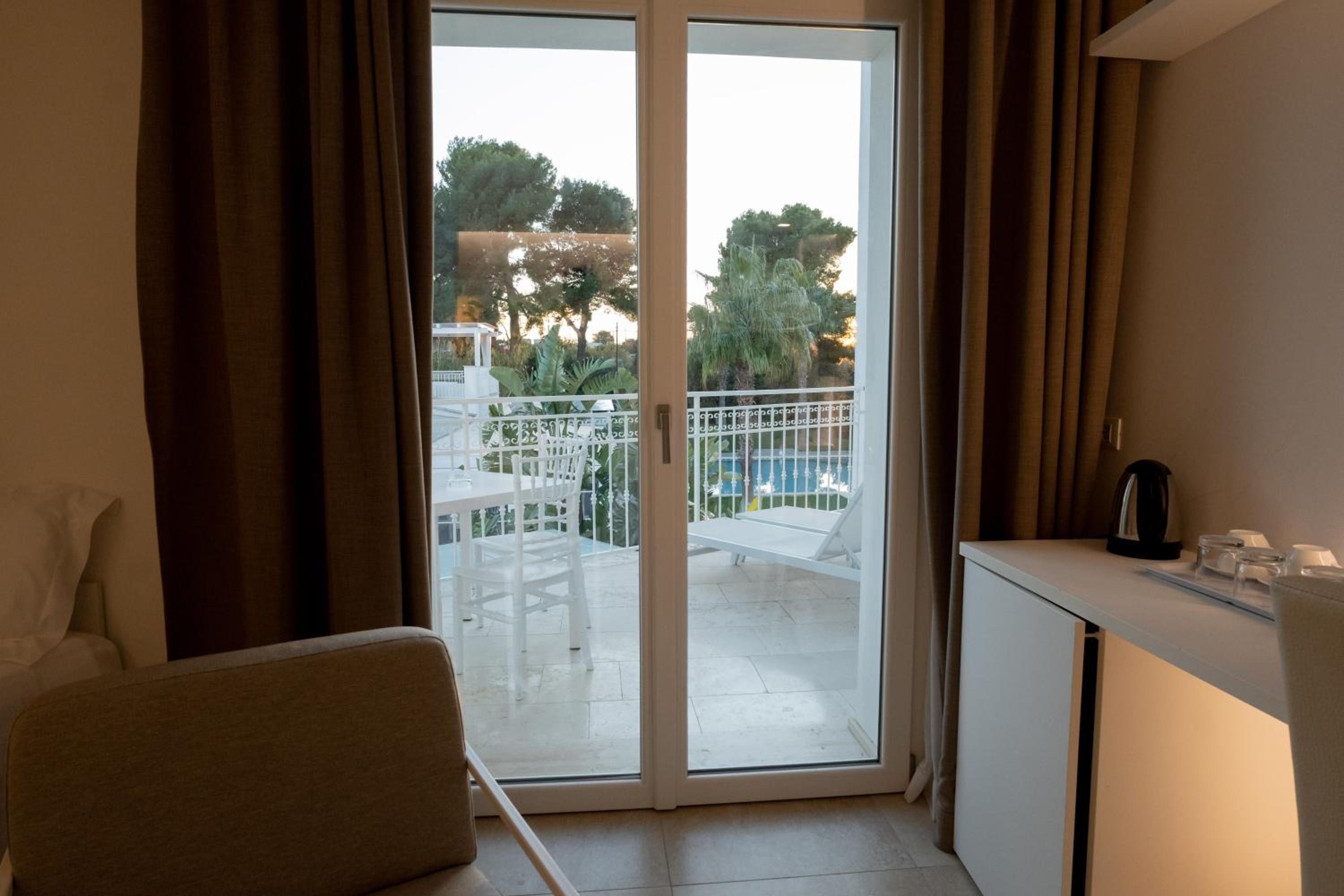 Deluxe Triple Room - Photo 6